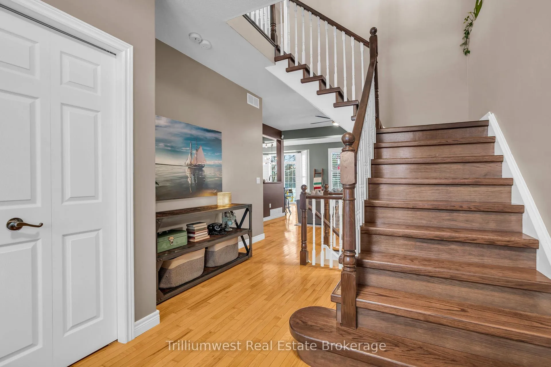 Photo 6 of 610 Rock Point Crescent, Waterloo — HOMEH