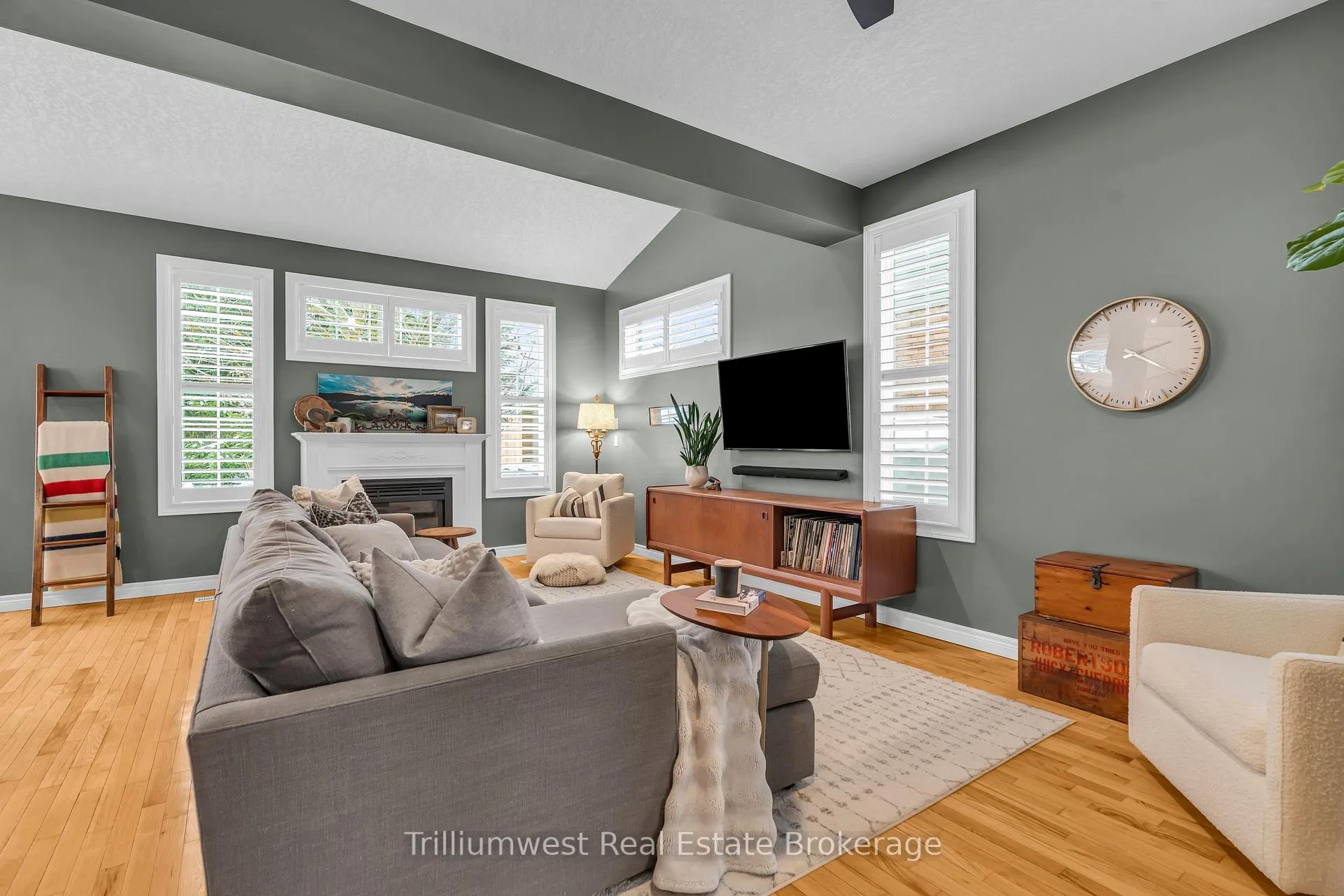 Photo 7 of 610 Rock Point Crescent, Waterloo — HOMEH