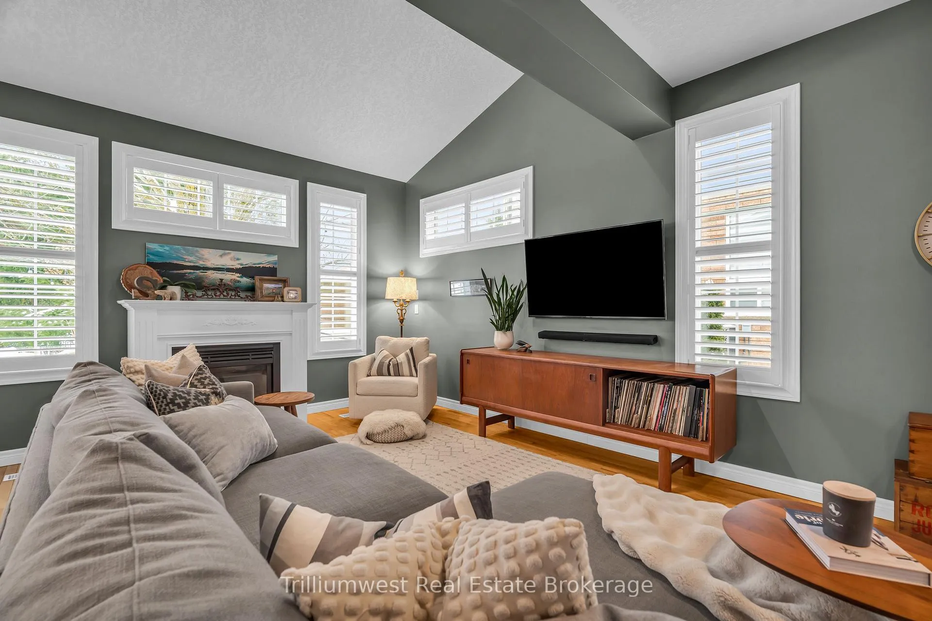 Photo 8 of 610 Rock Point Crescent, Waterloo — HOMEH