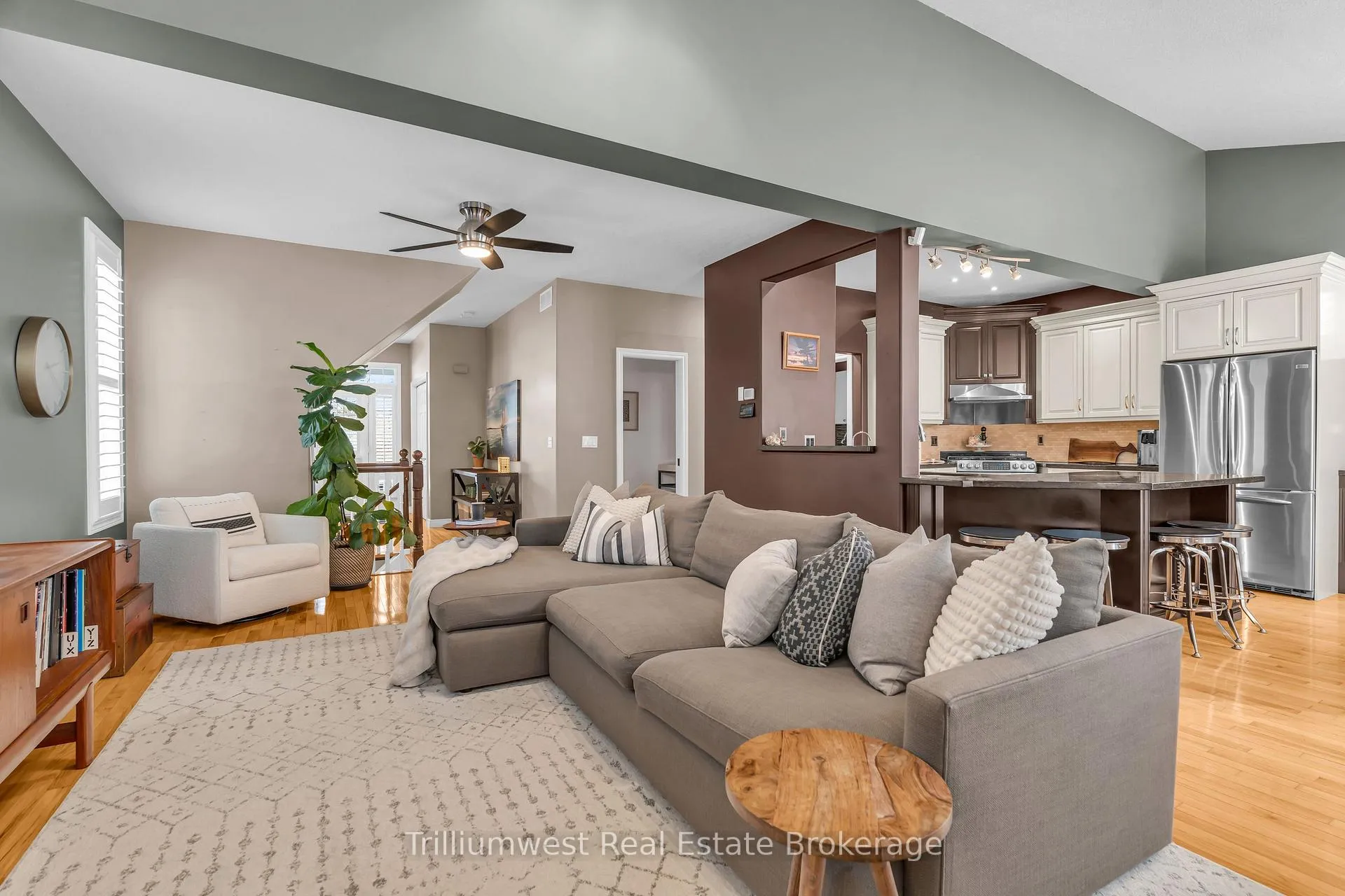 Photo 10 of 610 Rock Point Crescent, Waterloo — HOMEH