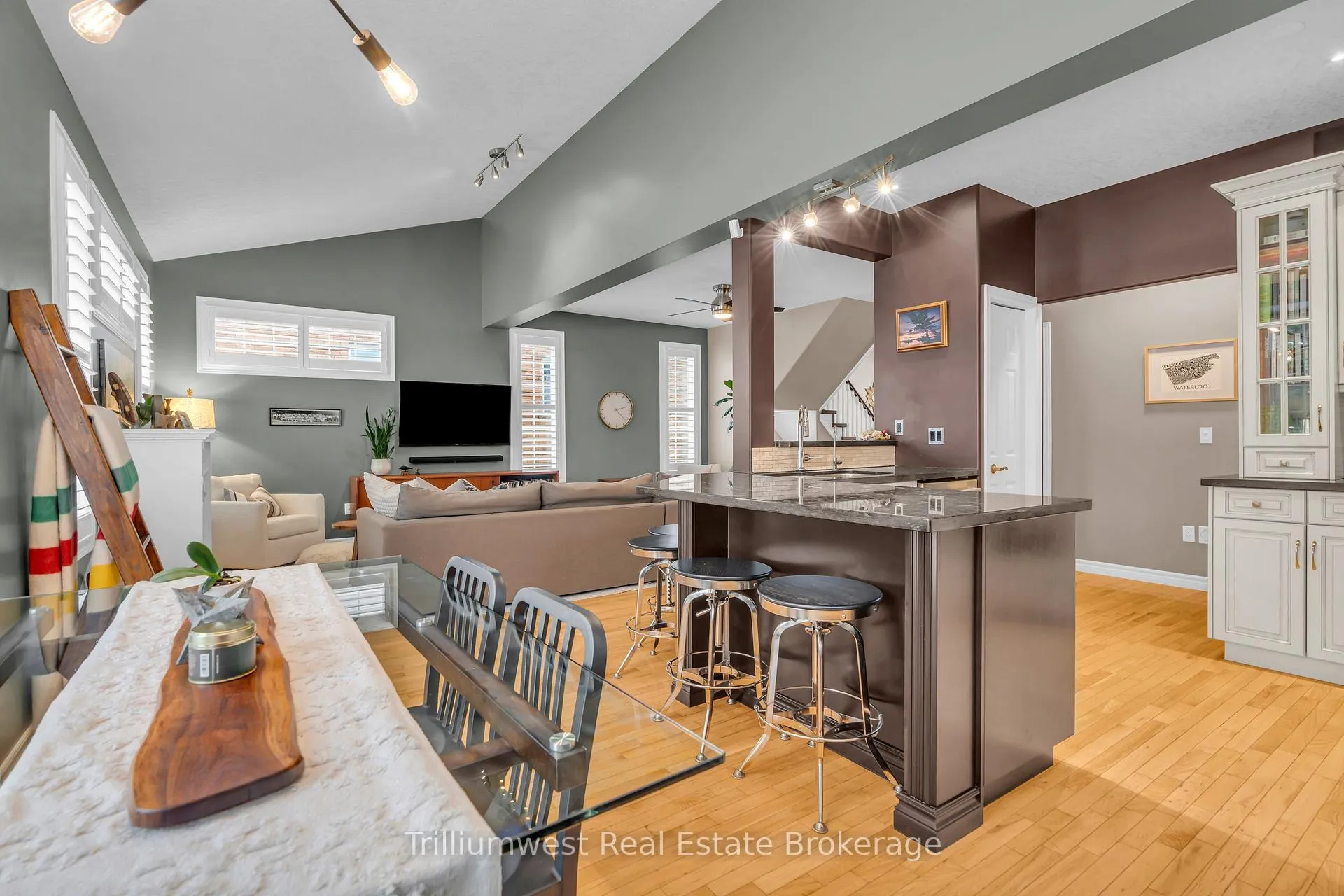 Photo 14 of 610 Rock Point Crescent, Waterloo — HOMEH