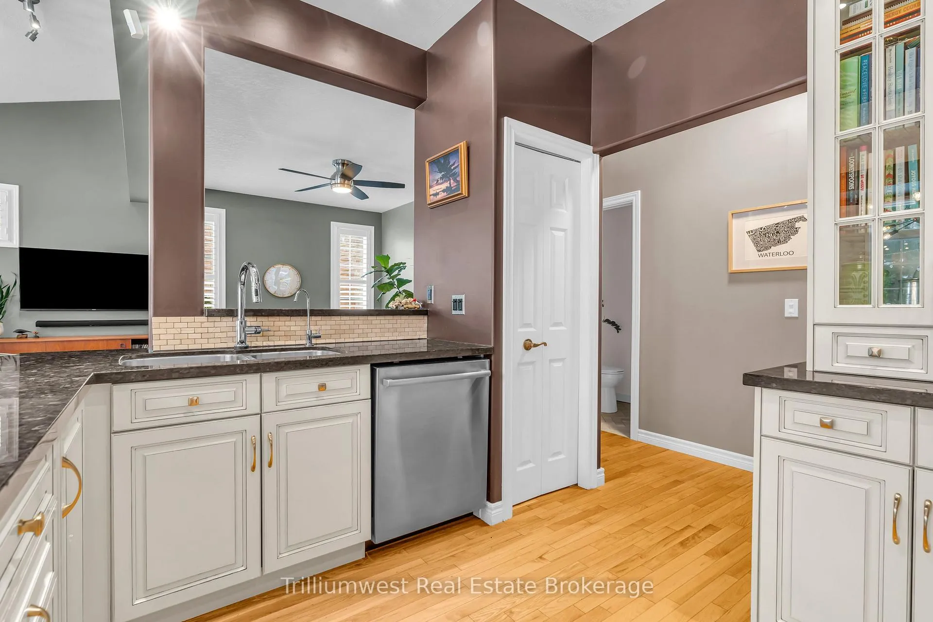 Photo 16 of 610 Rock Point Crescent, Waterloo — HOMEH