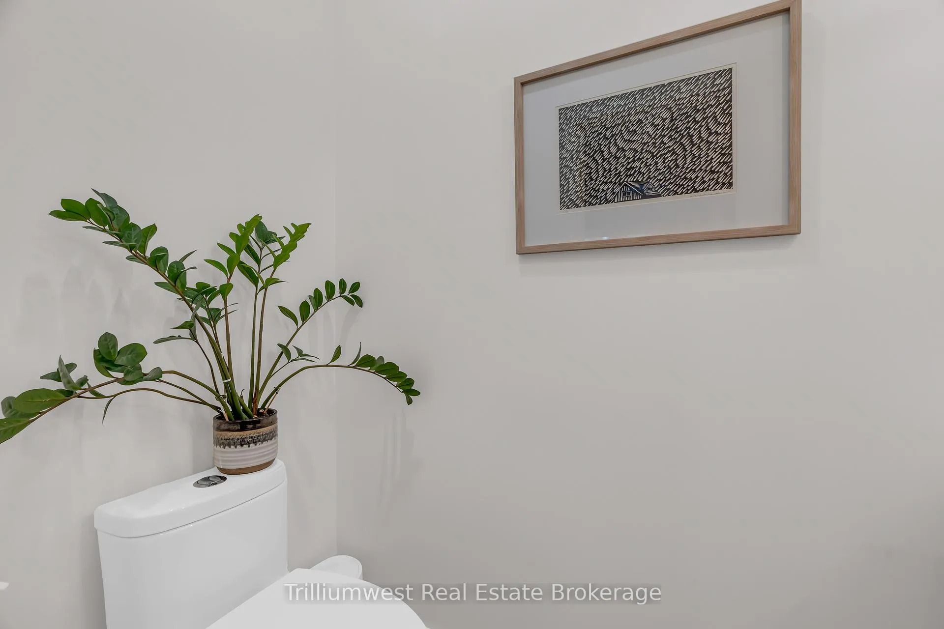 Photo 20 of 610 Rock Point Crescent, Waterloo — HOMEH