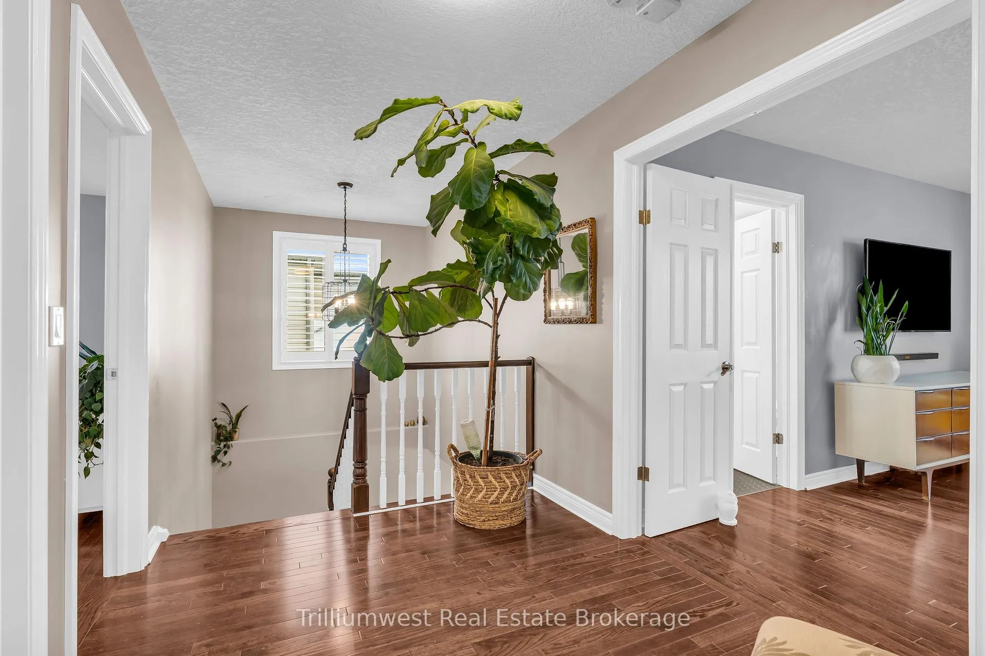 Photo 21 of 610 Rock Point Crescent, Waterloo — HOMEH