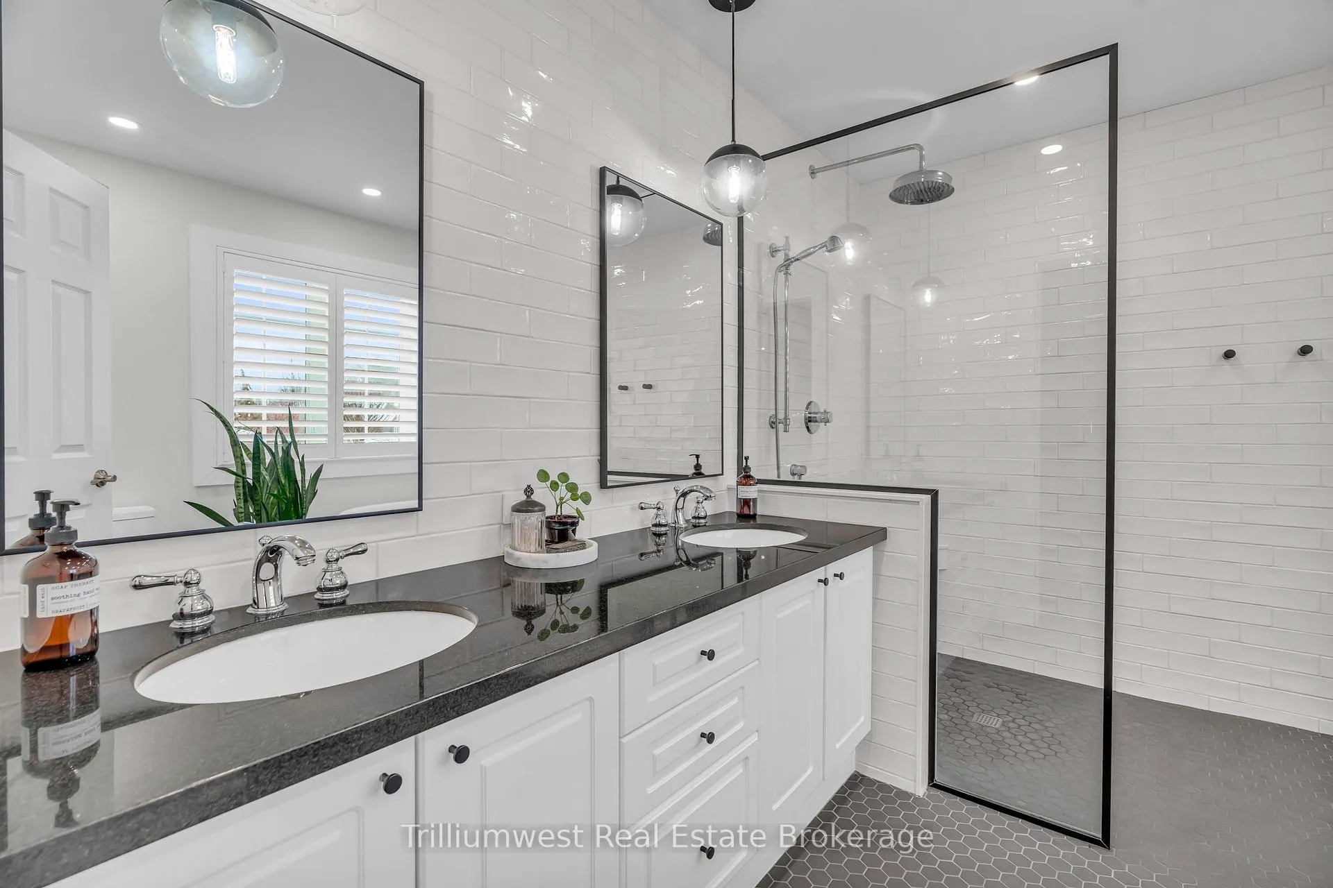 Photo 31 of 610 Rock Point Crescent, Waterloo — HOMEH