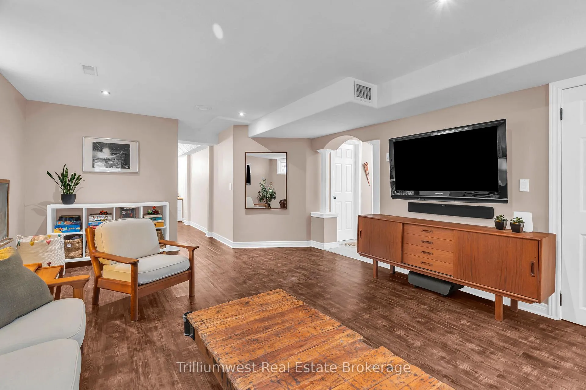 Photo 37 of 610 Rock Point Crescent, Waterloo — HOMEH
