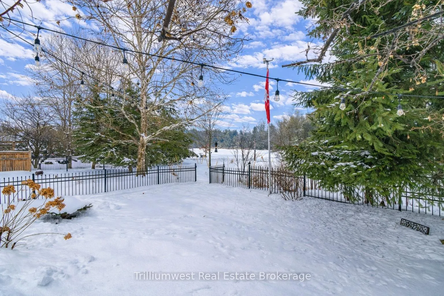 Photo 42 of 610 Rock Point Crescent, Waterloo — HOMEH