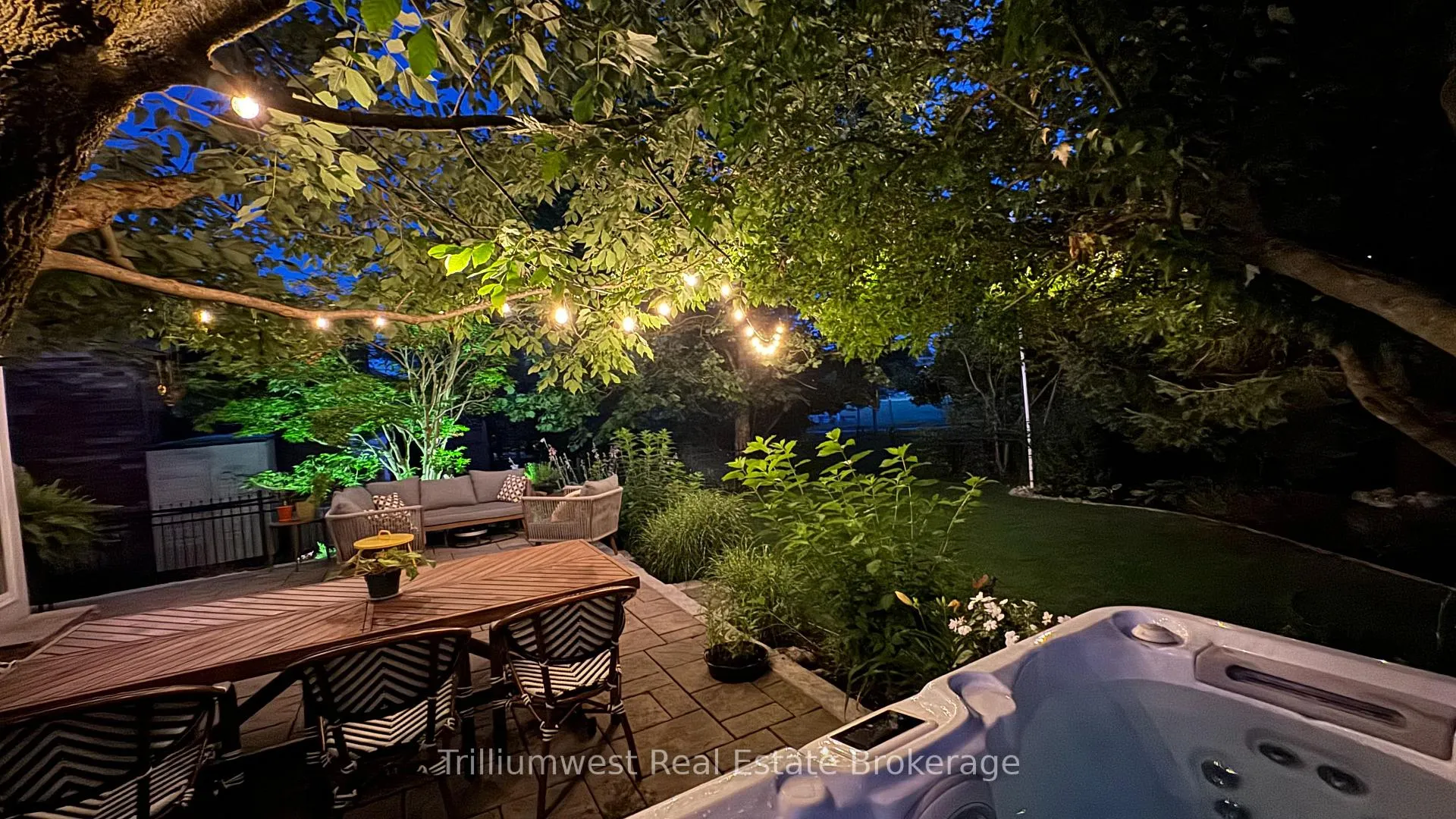 Photo 44 of 610 Rock Point Crescent, Waterloo — HOMEH