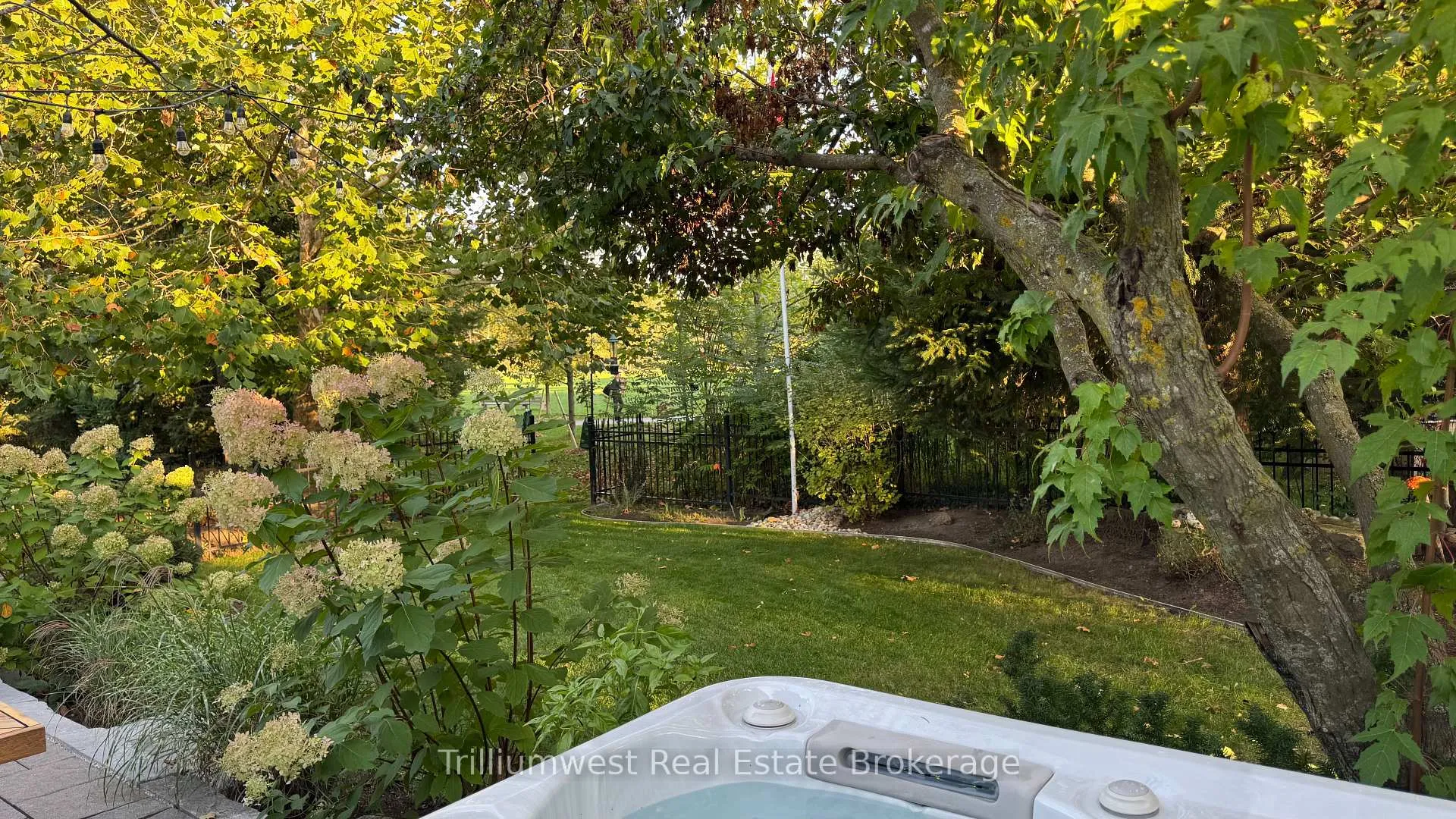 Photo 45 of 610 Rock Point Crescent, Waterloo — HOMEH