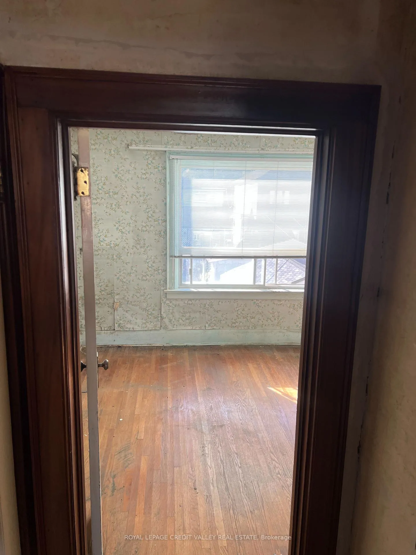 Photo 4 of 12 Stanhope Avenue, Toronto, East York — HOMEH