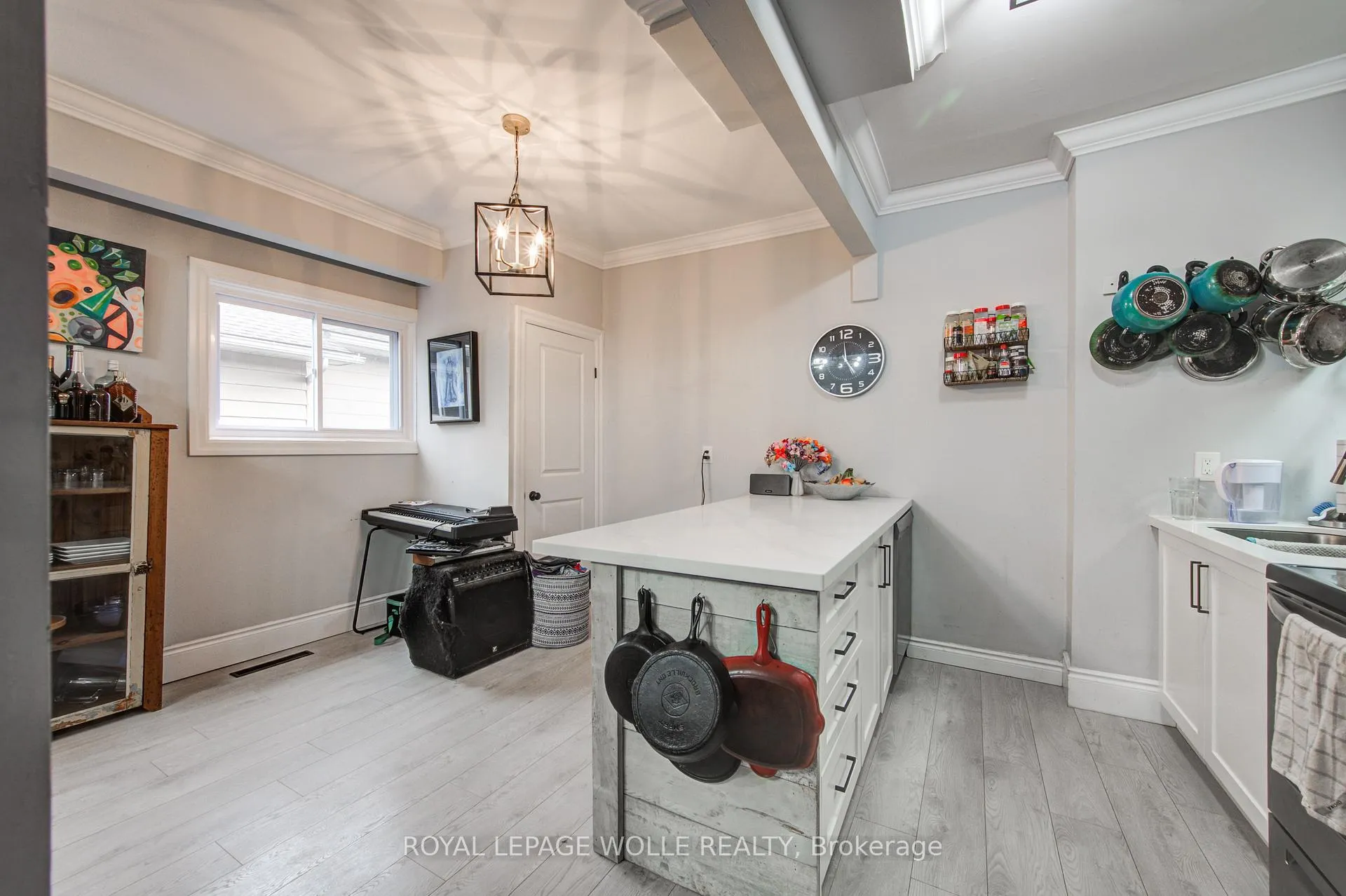 Photo 2 of 218 Catharine Street N, Hamilton, Beasley — HOMEH