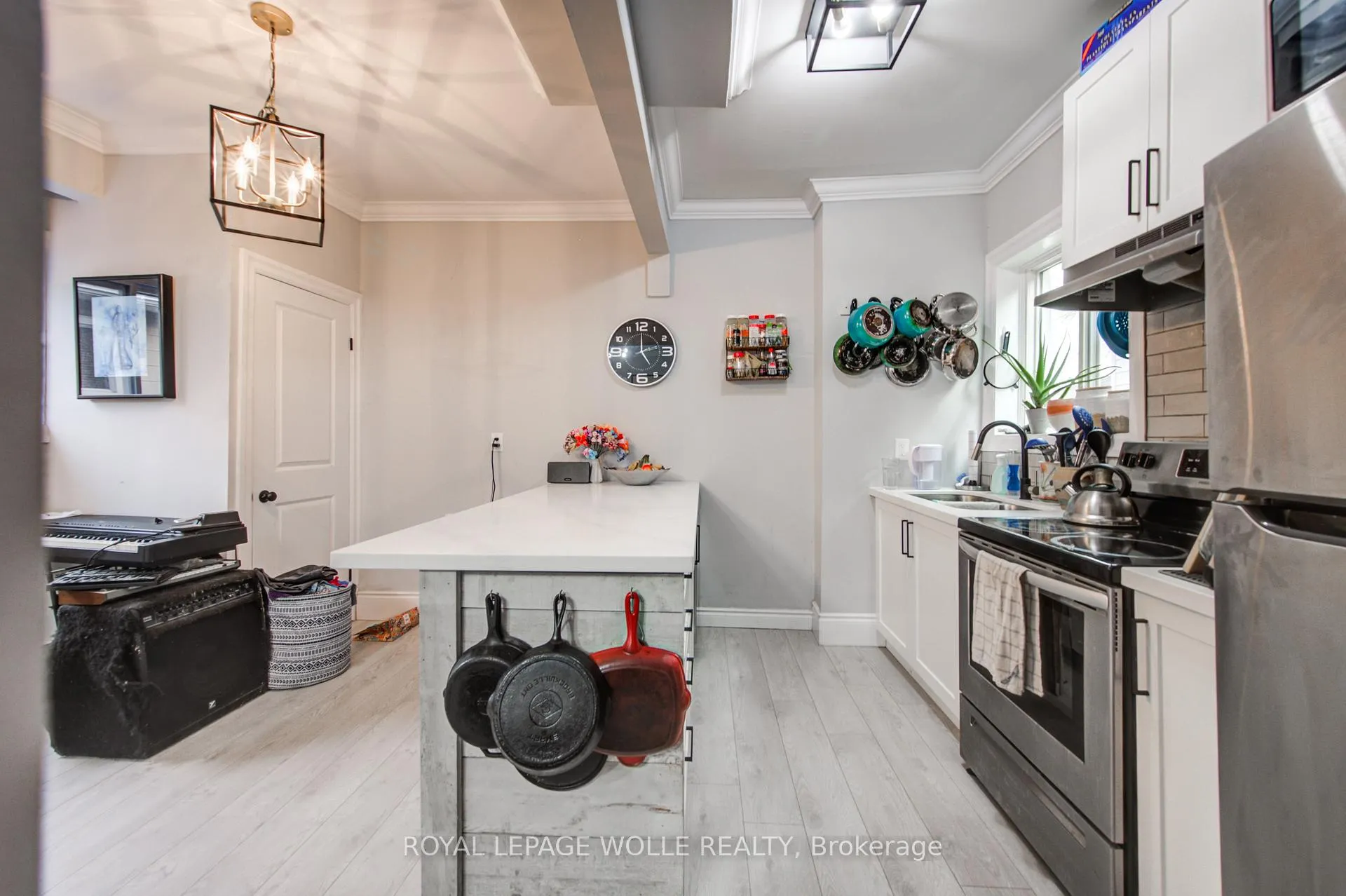Photo 3 of 218 Catharine Street N, Hamilton, Beasley — HOMEH