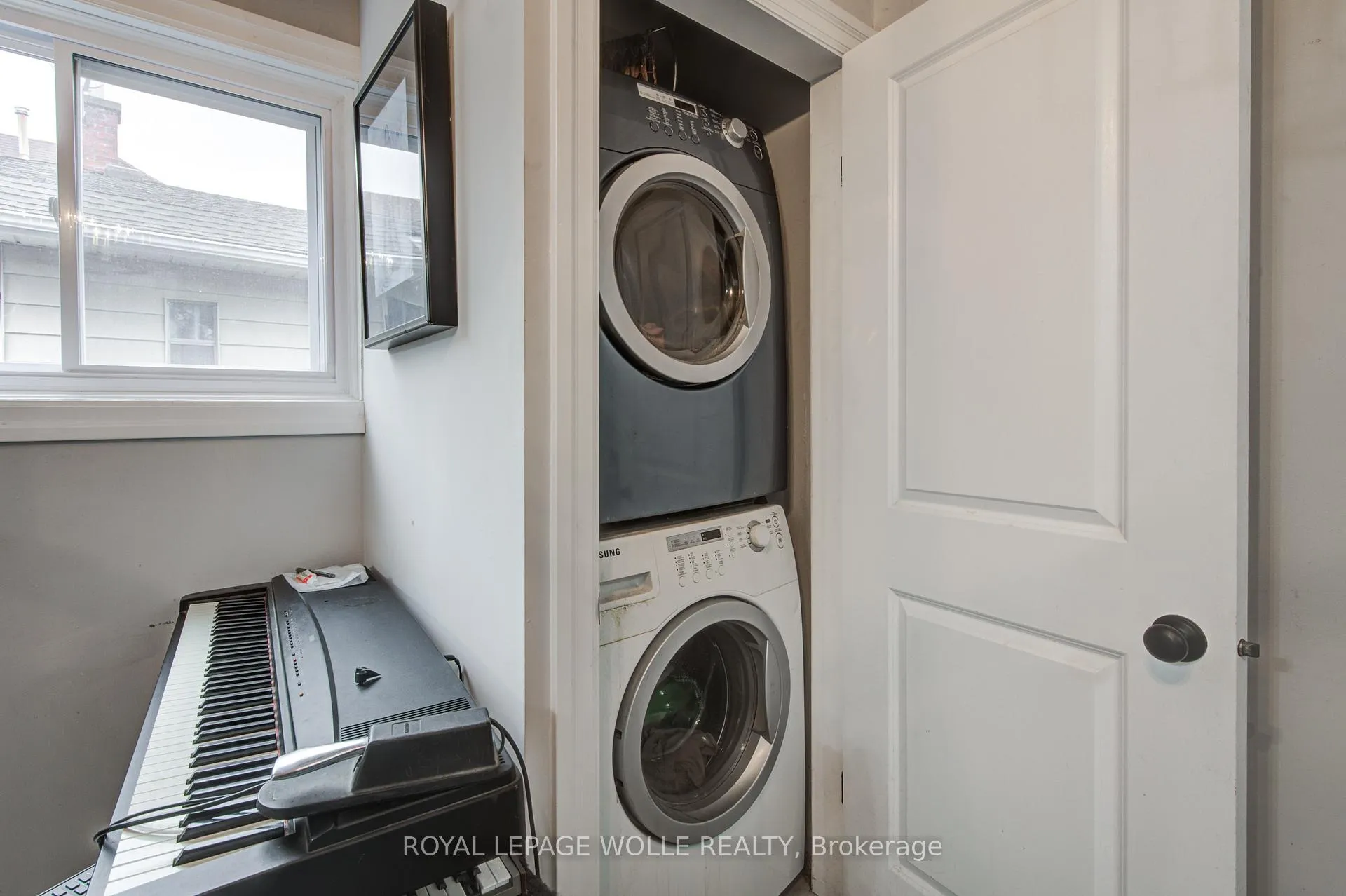 Photo 13 of 218 Catharine Street N, Hamilton, Beasley — HOMEH