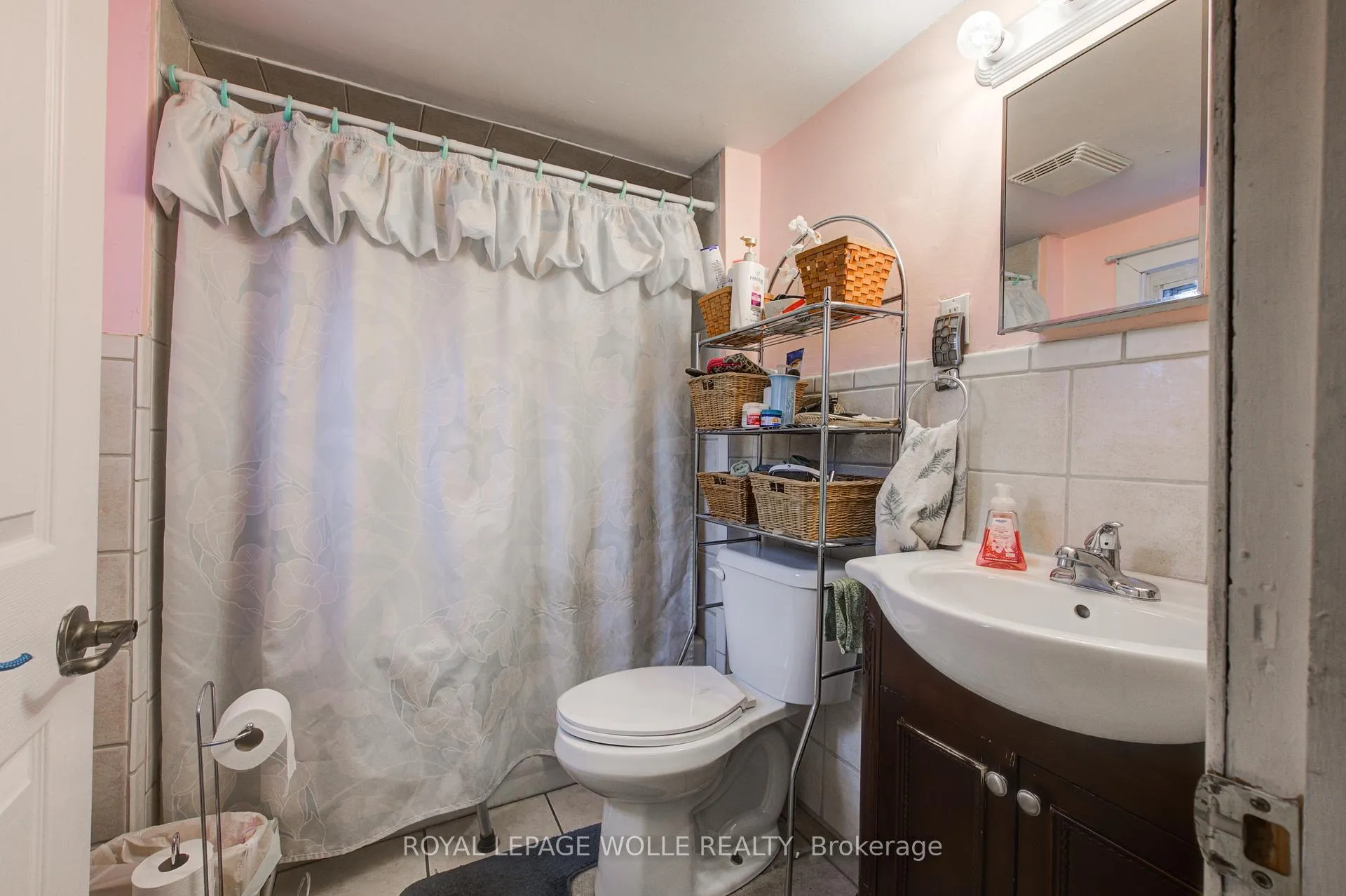 Photo 18 of 218 Catharine Street N, Hamilton, Beasley — HOMEH