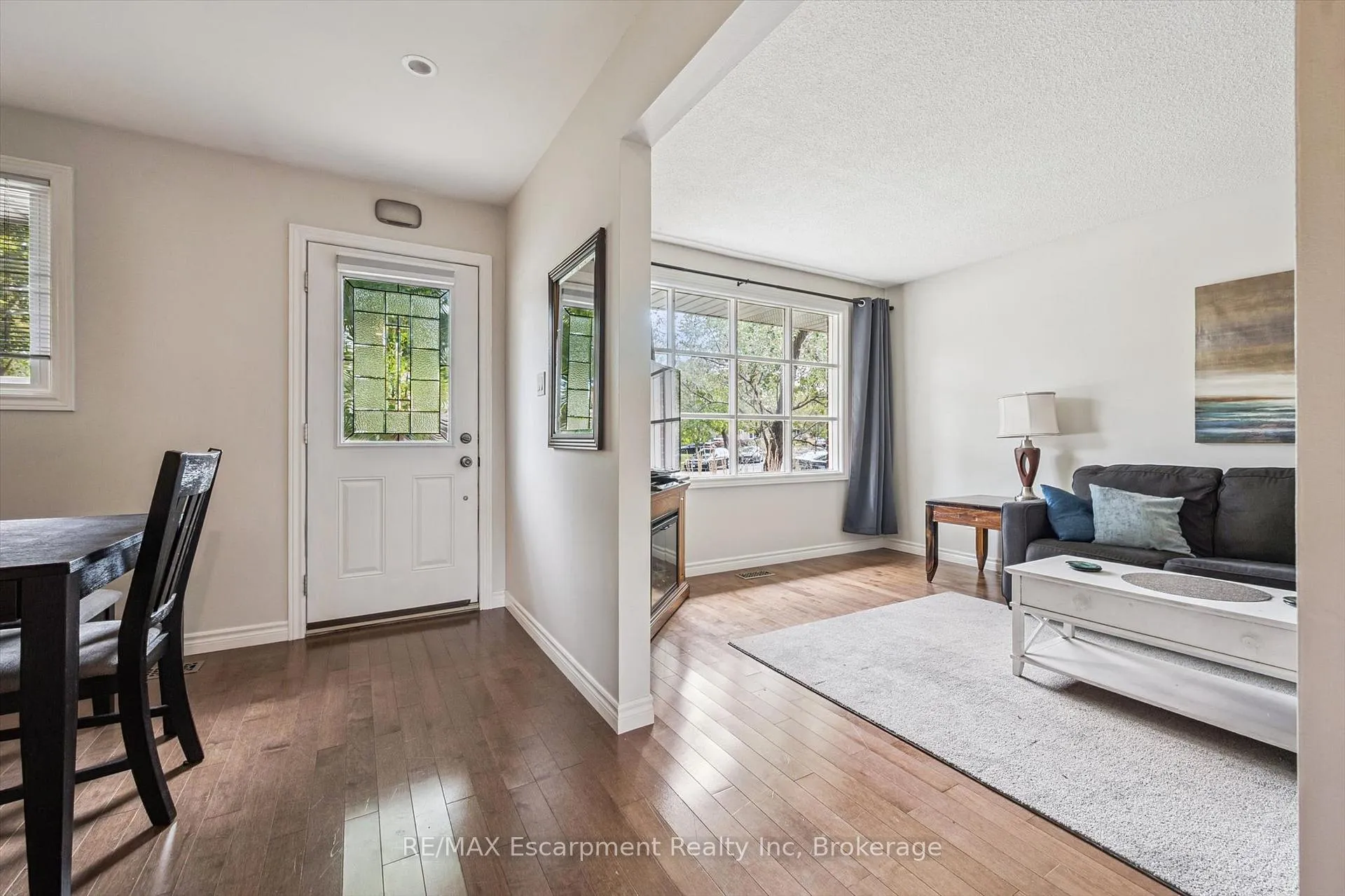 Photo 2 of 5 Picadilly Place, Guelph, Dovercliffe Park/Old University — HOMEH