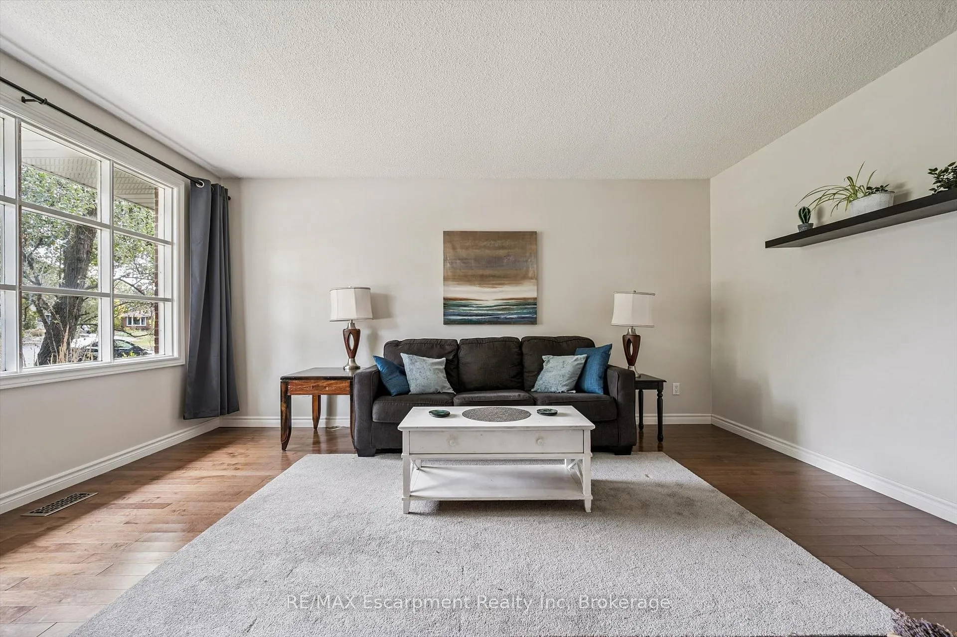 Photo 4 of 5 Picadilly Place, Guelph, Dovercliffe Park/Old University — HOMEH