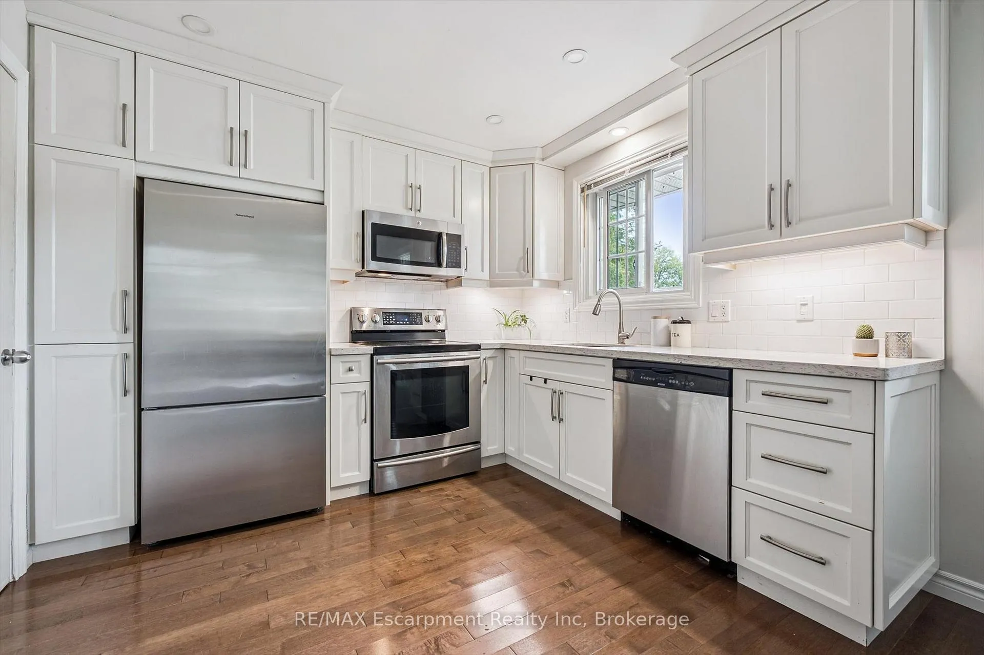 Photo 11 of 5 Picadilly Place, Guelph, Dovercliffe Park/Old University — HOMEH