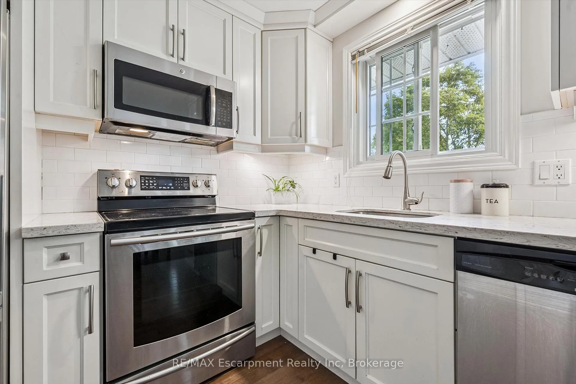 Photo 12 of 5 Picadilly Place, Guelph, Dovercliffe Park/Old University — HOMEH