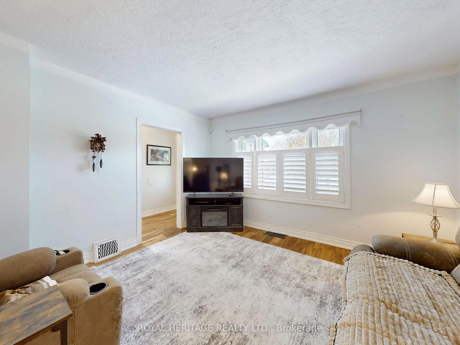 Photo 6 of 651 Somerville Avenue, Oshawa, O'Neill — HOMEH