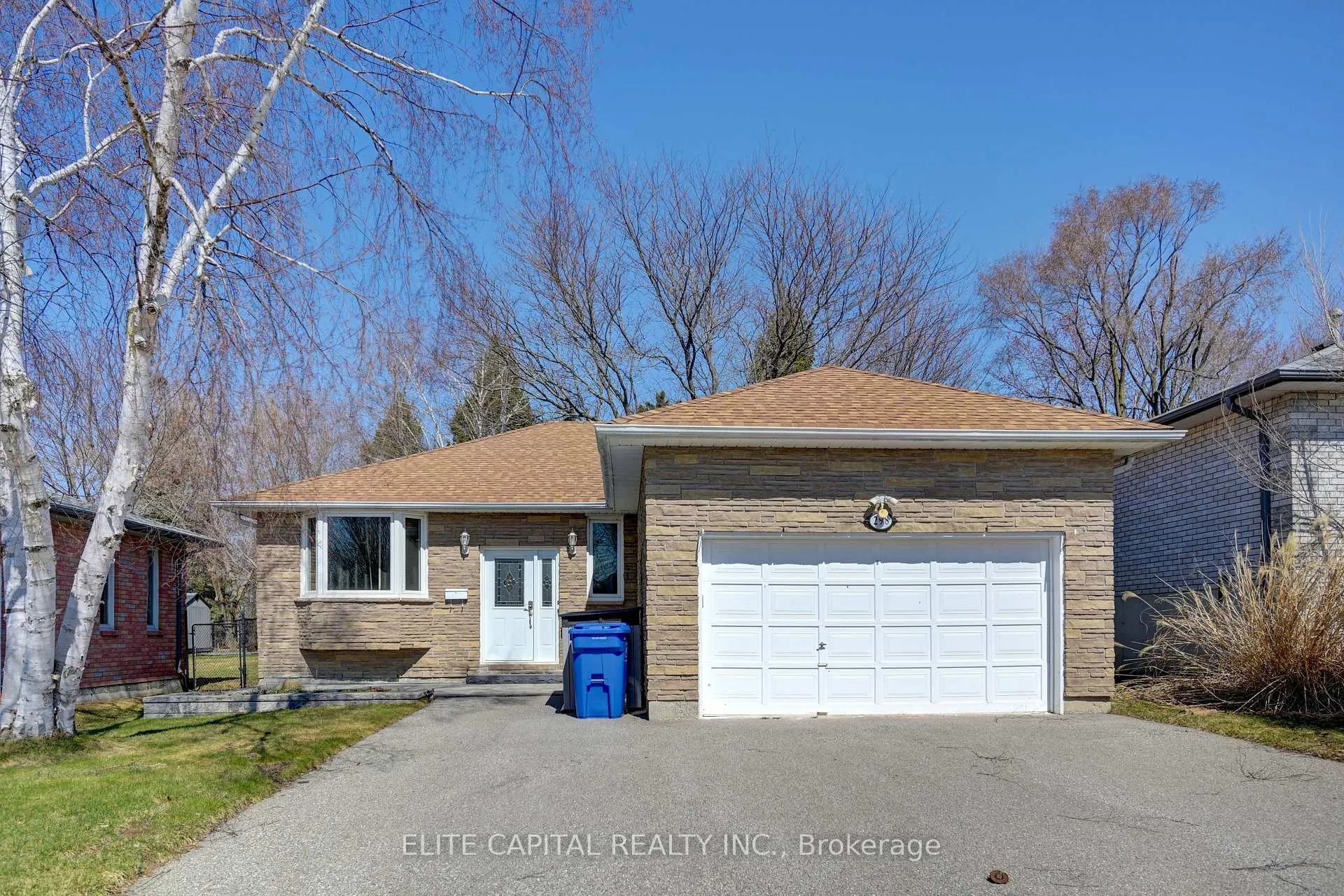 Photo 1 of Unit Upper, 298 Tampa Drive, Georgina, Keswick South — HOMEH