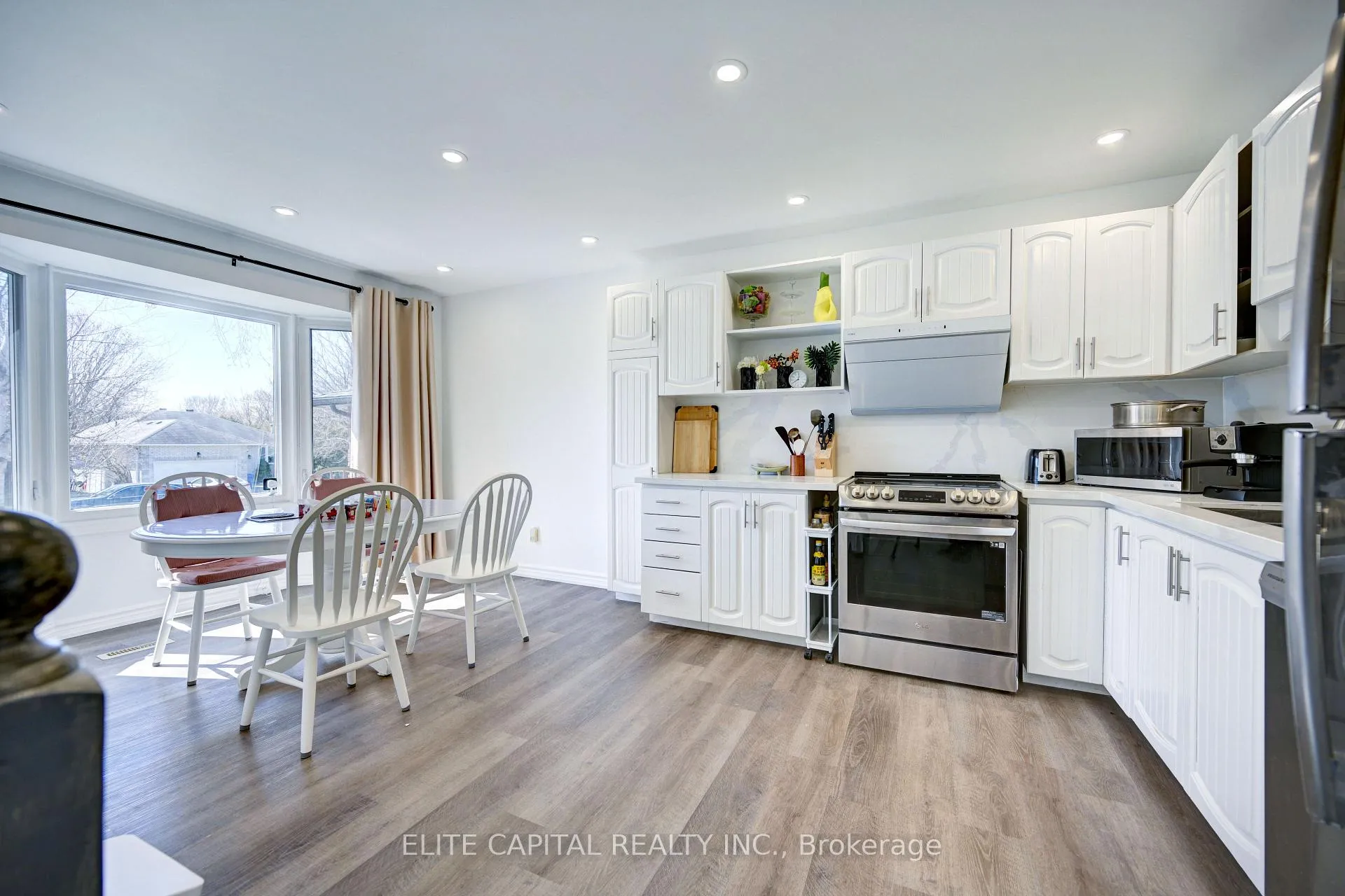 Photo 2 of Unit Upper, 298 Tampa Drive, Georgina, Keswick South — HOMEH