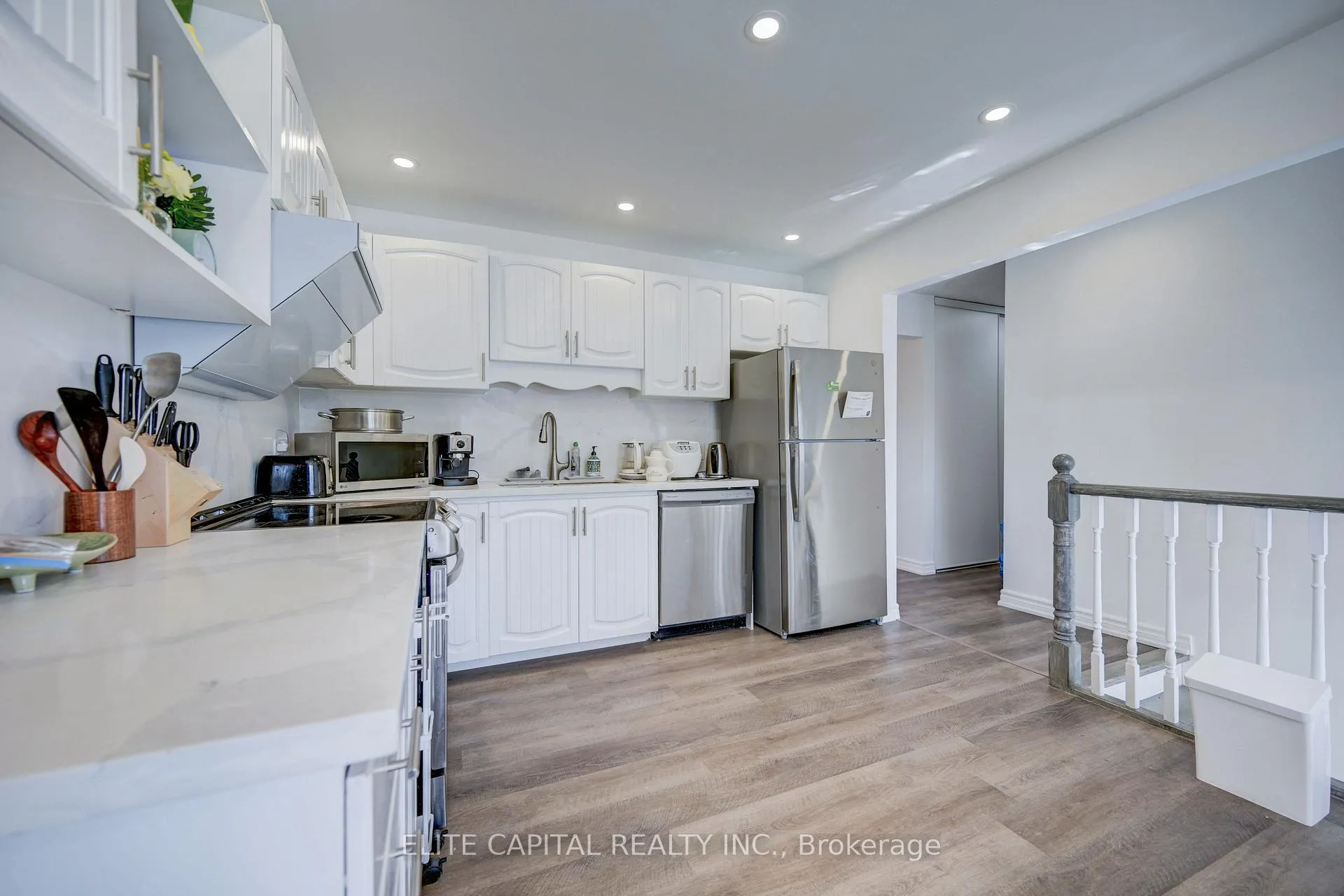 Photo 4 of Unit Upper, 298 Tampa Drive, Georgina, Keswick South — HOMEH
