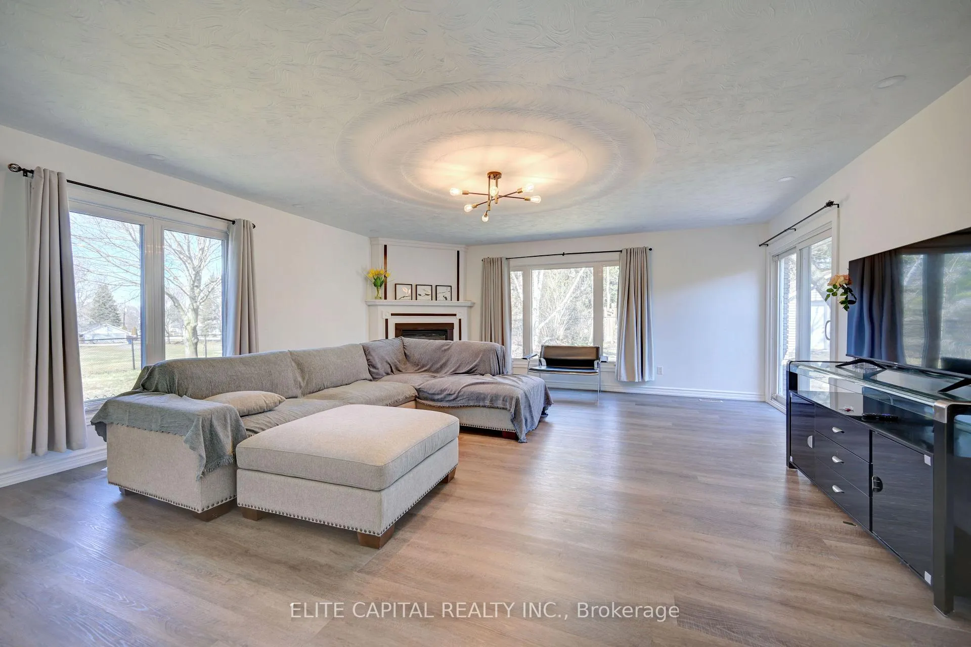 Photo 5 of Unit Upper, 298 Tampa Drive, Georgina, Keswick South — HOMEH