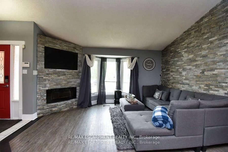 Photo 4 of 448 Acadia Drive, Hamilton, Rushdale — HOMEH