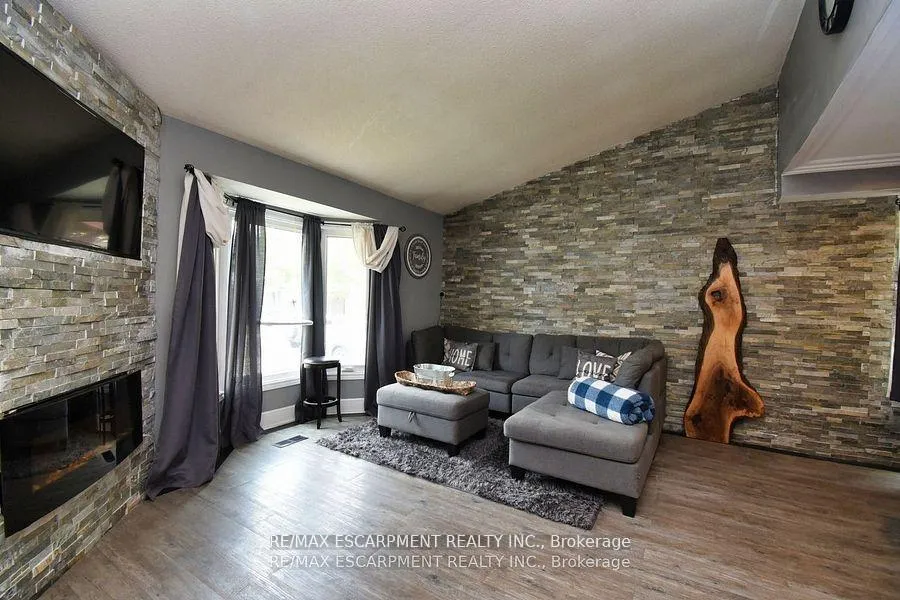 Photo 5 of 448 Acadia Drive, Hamilton, Rushdale — HOMEH