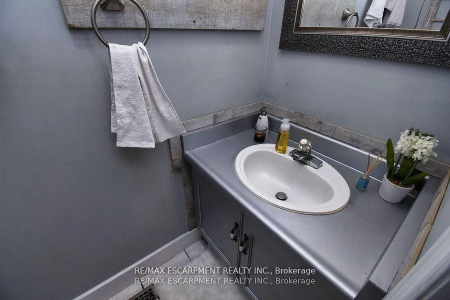 Photo 17 of 448 Acadia Drive, Hamilton, Rushdale — HOMEH