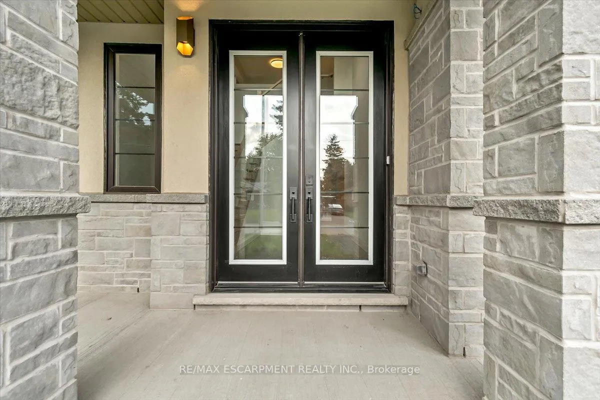 Photo 1 of 382 B Southcote Road, Hamilton, Ancaster — HOMEH
