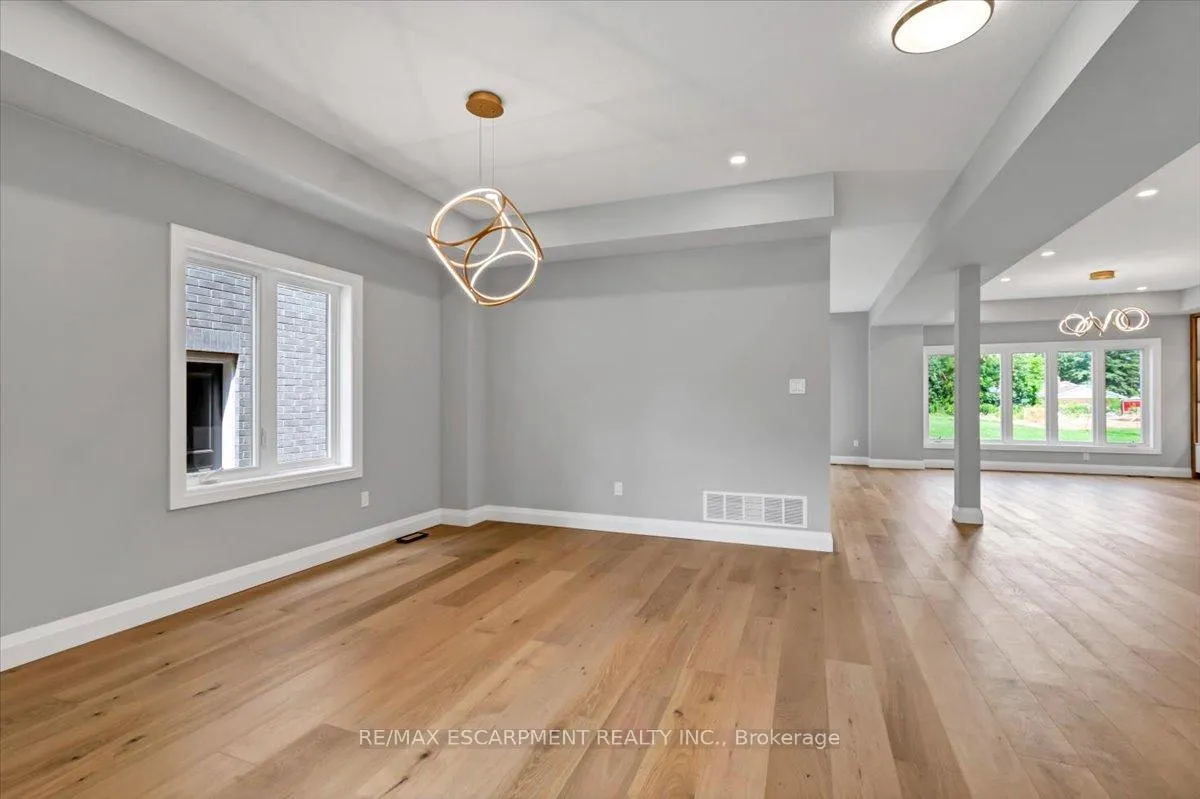 Photo 3 of 382 B Southcote Road, Hamilton, Ancaster — HOMEH
