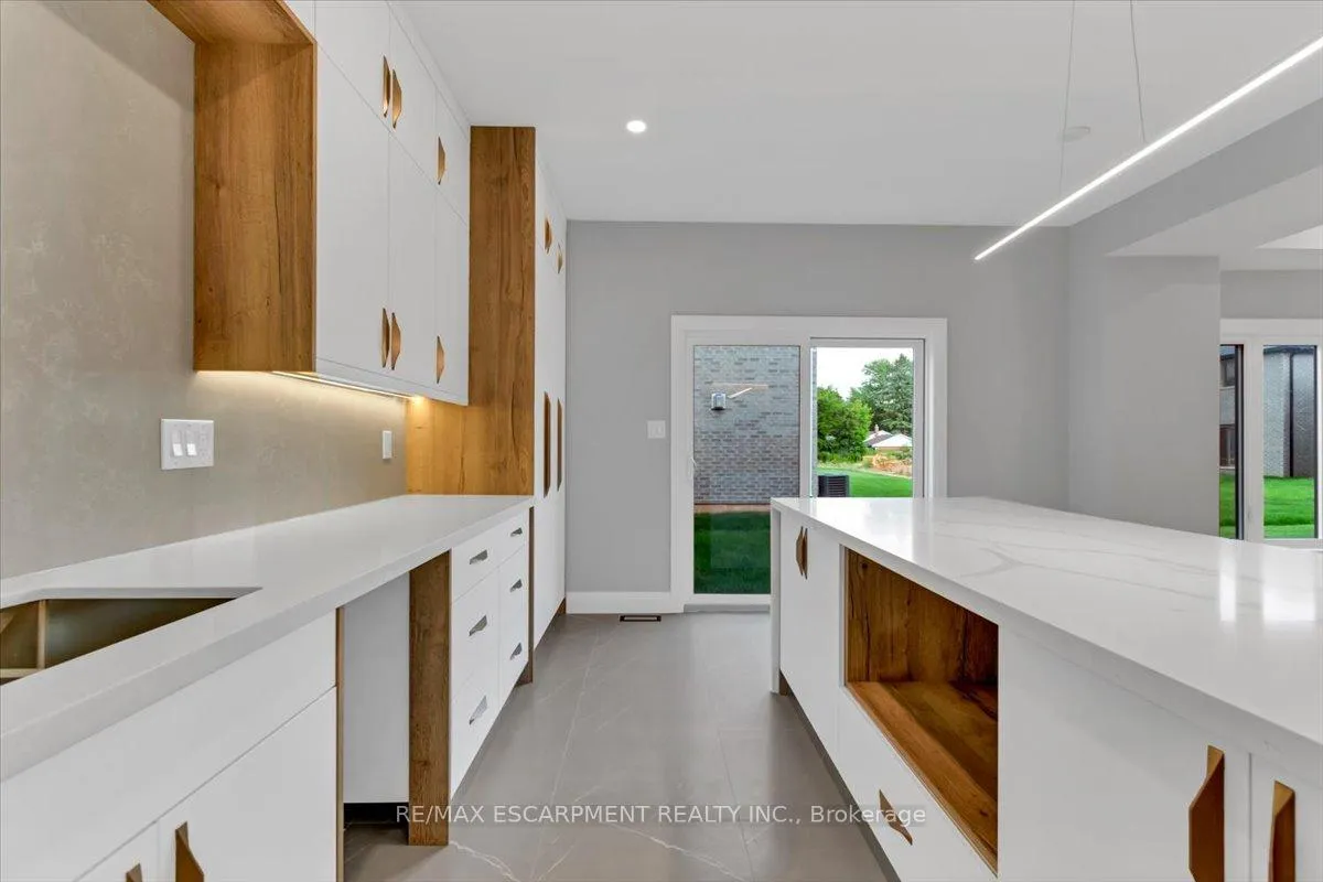 Photo 13 of 382 B Southcote Road, Hamilton, Ancaster — HOMEH