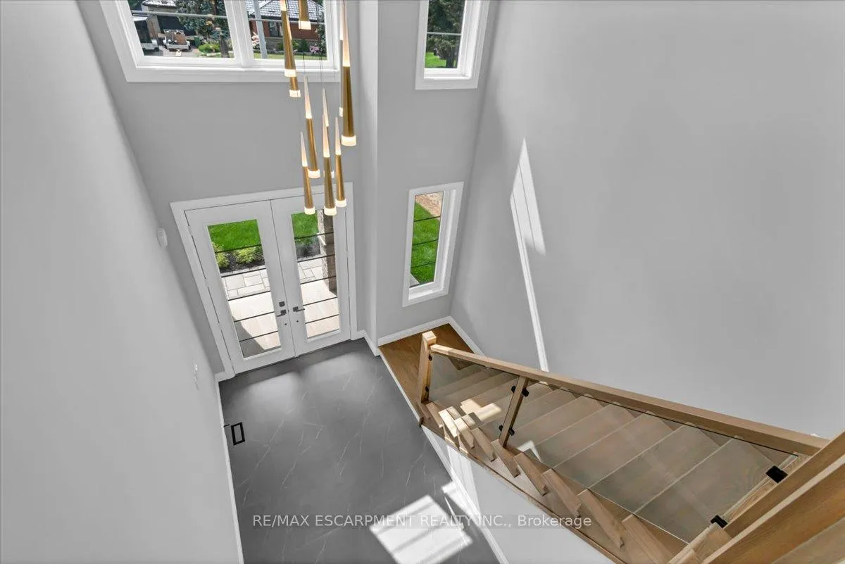 Photo 14 of 382 B Southcote Road, Hamilton, Ancaster — HOMEH