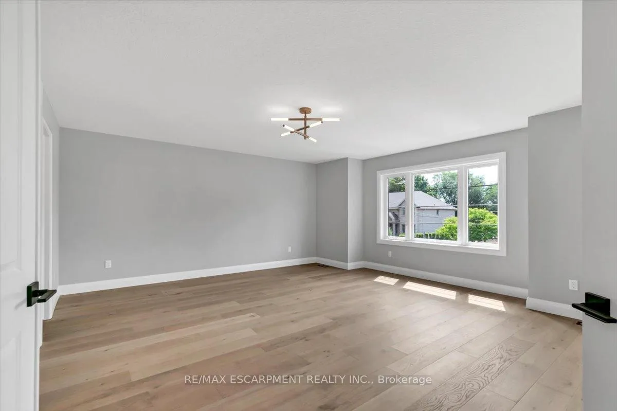 Photo 16 of 382 B Southcote Road, Hamilton, Ancaster — HOMEH