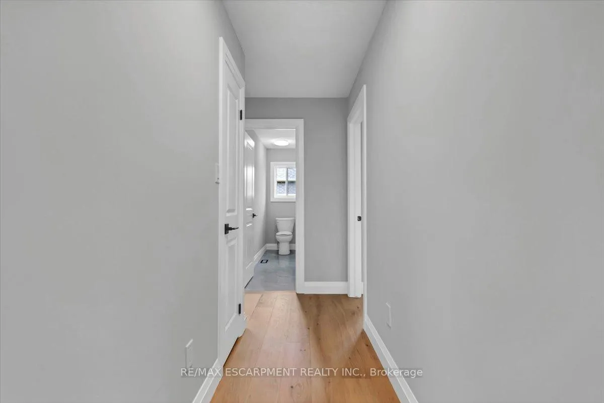 Photo 24 of 382 B Southcote Road, Hamilton, Ancaster — HOMEH