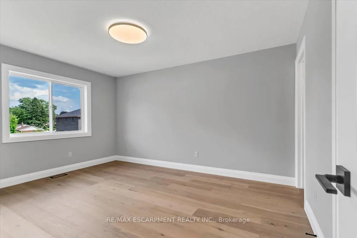 Photo 25 of 382 B Southcote Road, Hamilton, Ancaster — HOMEH