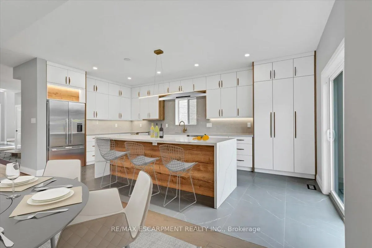 Photo 46 of 382 B Southcote Road, Hamilton, Ancaster — HOMEH