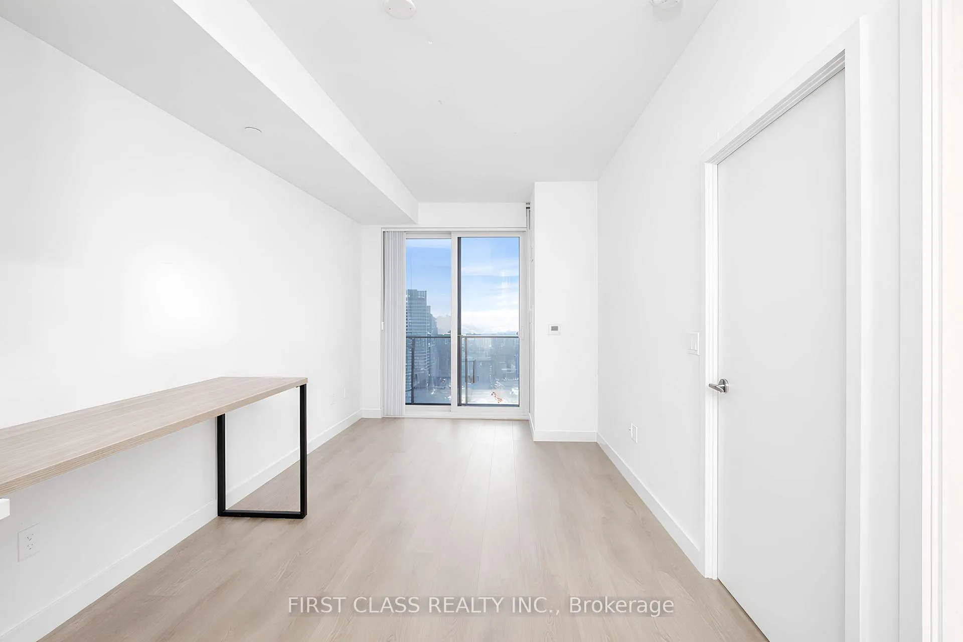 Photo 3 of Unit 3210, 8 Eglinton Avenue E, Toronto, Yonge-Eglinton — HOMEH