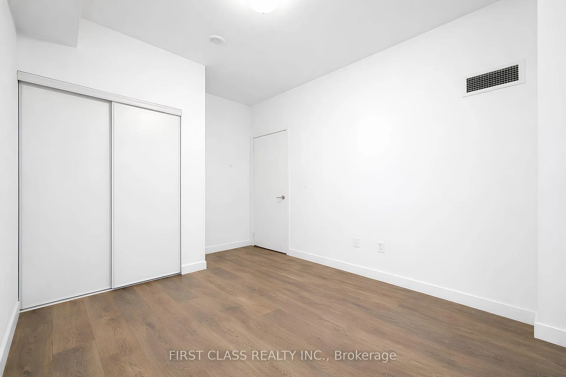 Photo 6 of Unit 3210, 8 Eglinton Avenue E, Toronto, Yonge-Eglinton — HOMEH