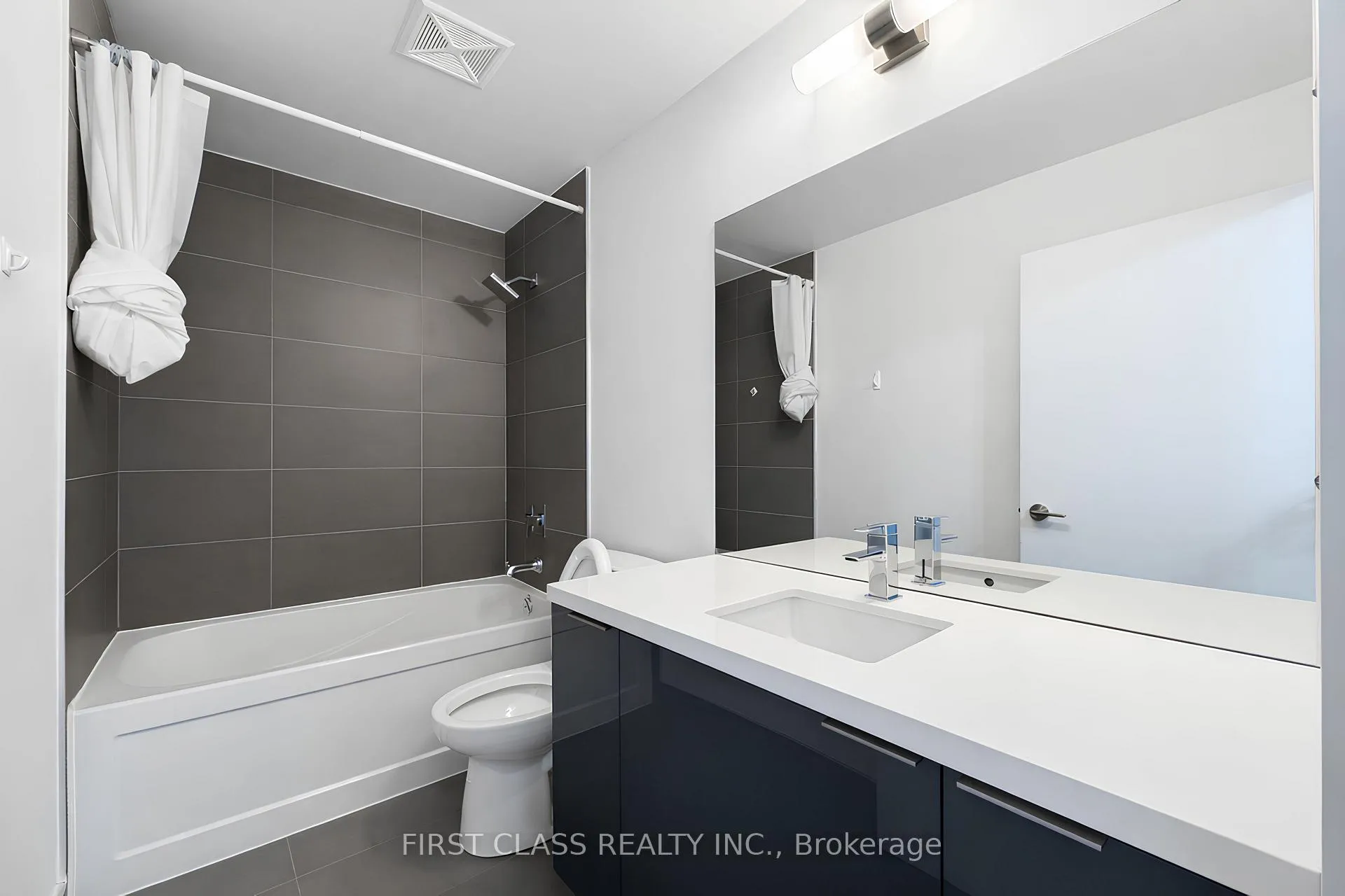 Photo 7 of Unit 3210, 8 Eglinton Avenue E, Toronto, Yonge-Eglinton — HOMEH