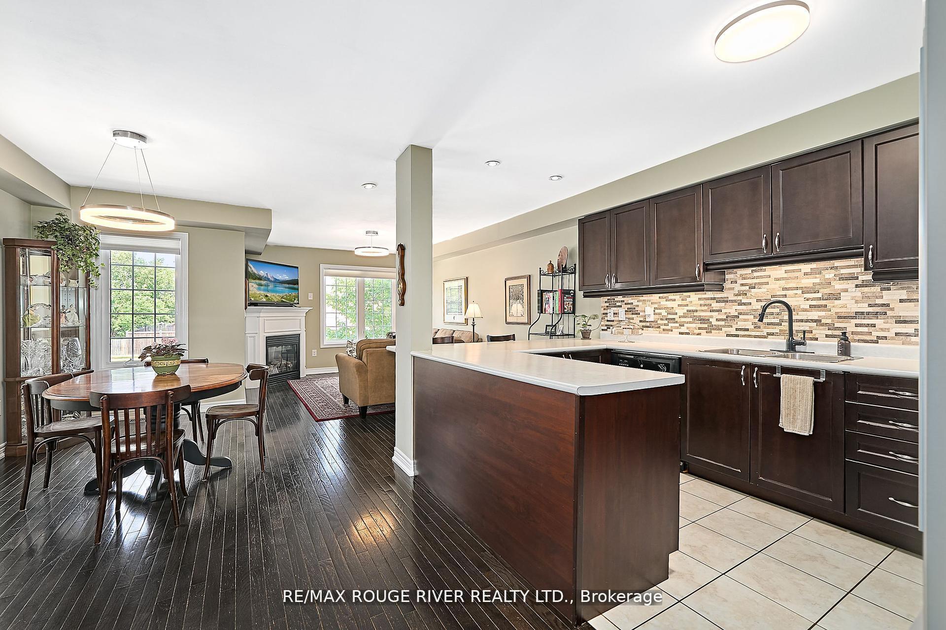 Photo 10 of 26 Lander Crescent, Clarington, Bowmanville — HOMEH