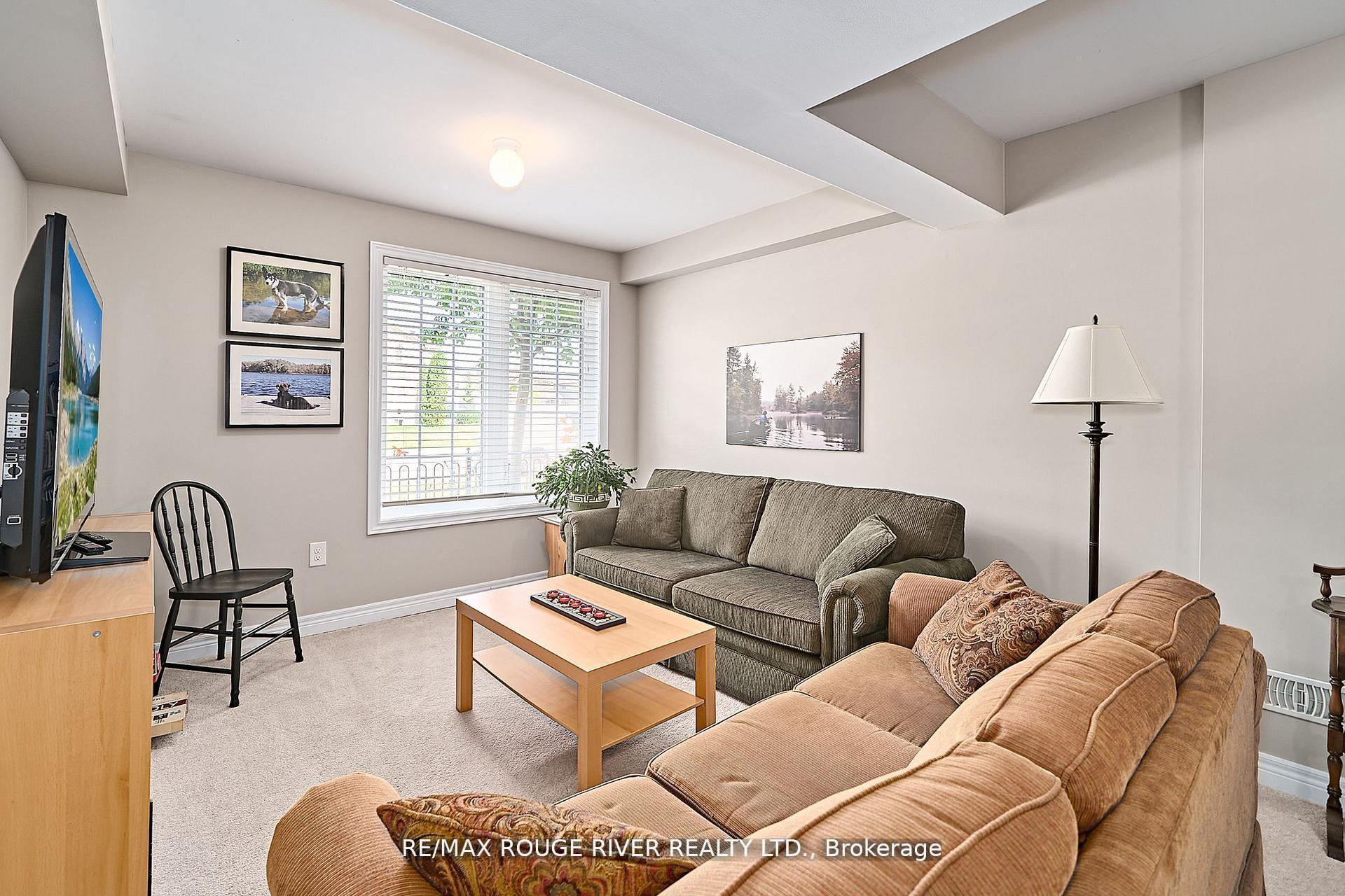 Photo 18 of 26 Lander Crescent, Clarington, Bowmanville — HOMEH