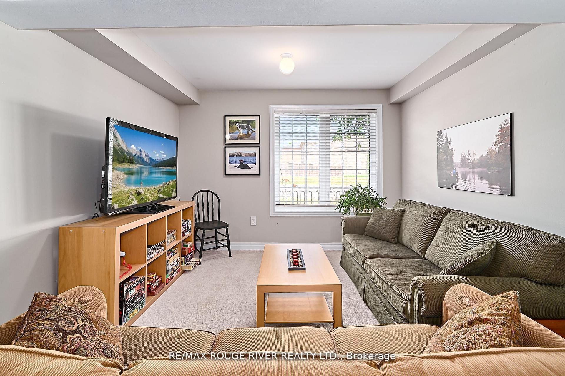 Photo 19 of 26 Lander Crescent, Clarington, Bowmanville — HOMEH