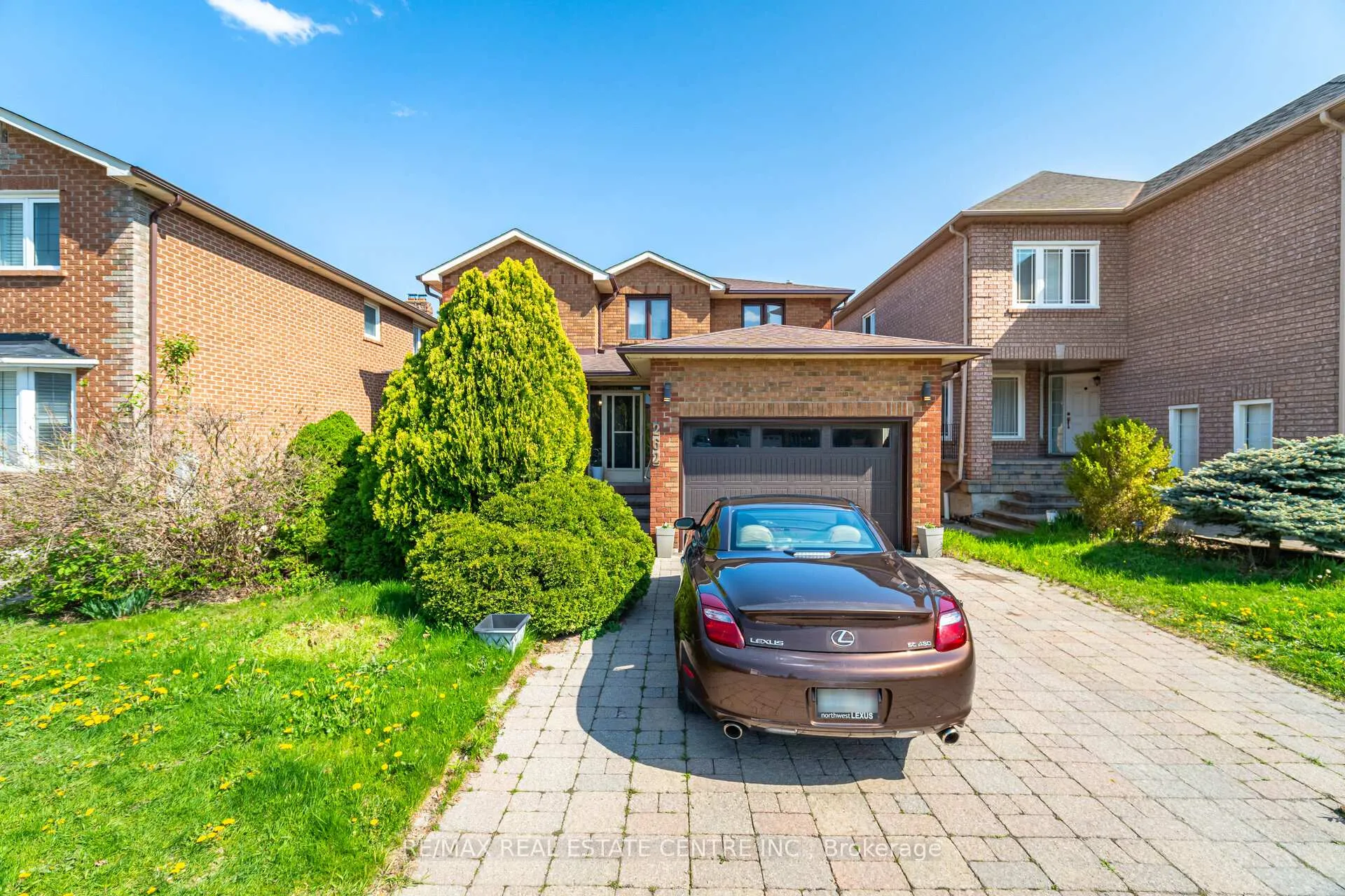 Front of 262 Boxmoor Place