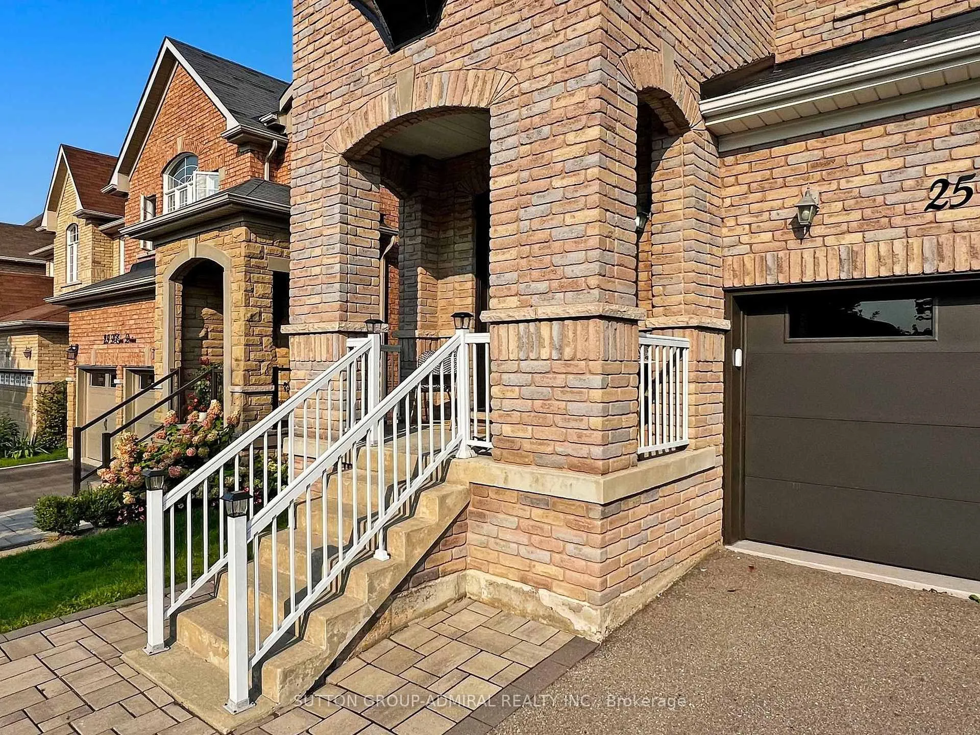 Photo 4 of 25 D'Eva Drive, Vaughan, Patterson — HOMEH