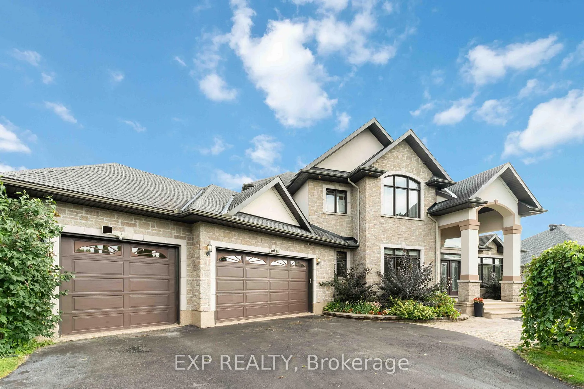 Front of 6984 Lakes Park Drive