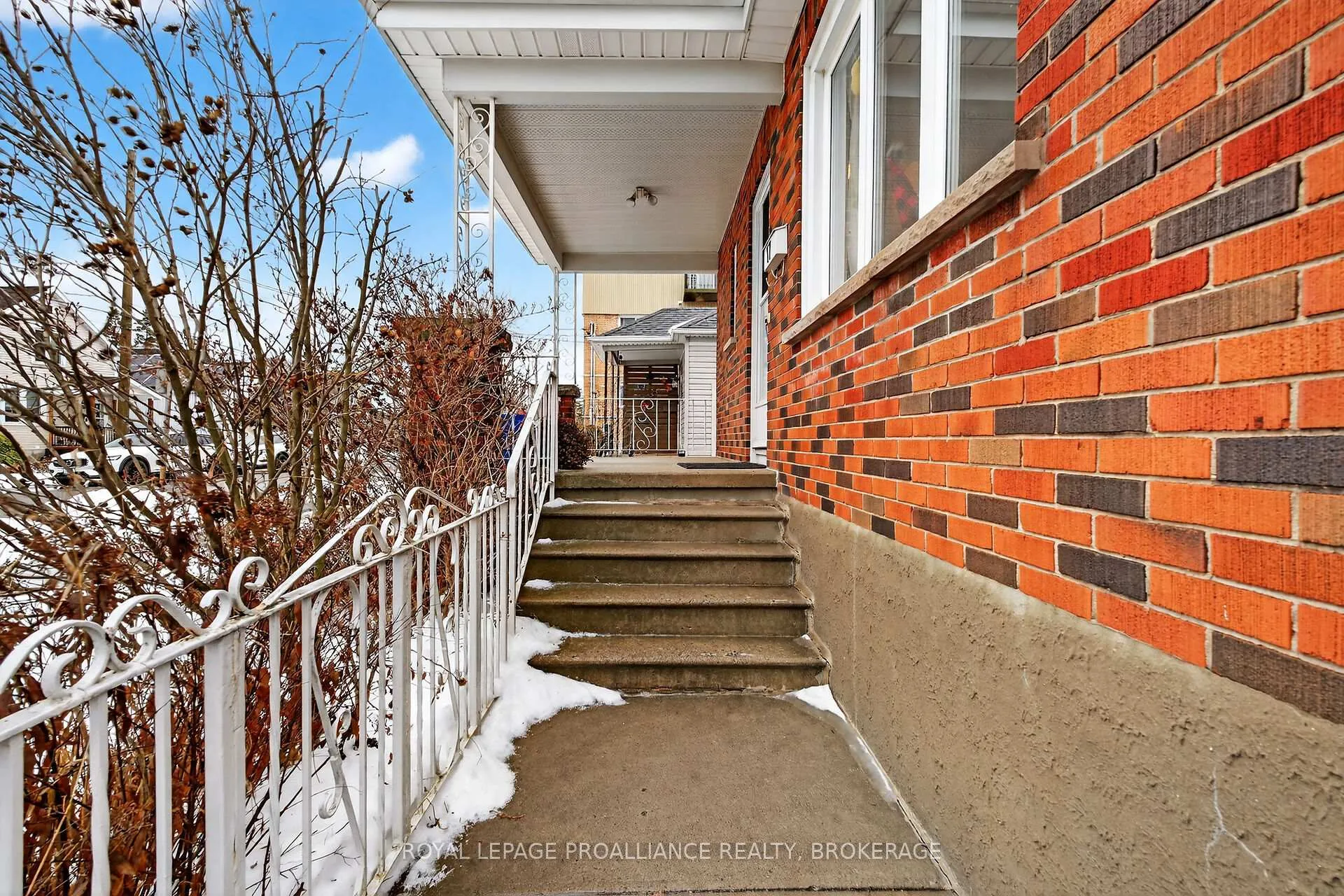 Photo 4 of 17 Stanley Street, Kingston, East of Sir John A. Blvd — HOMEH