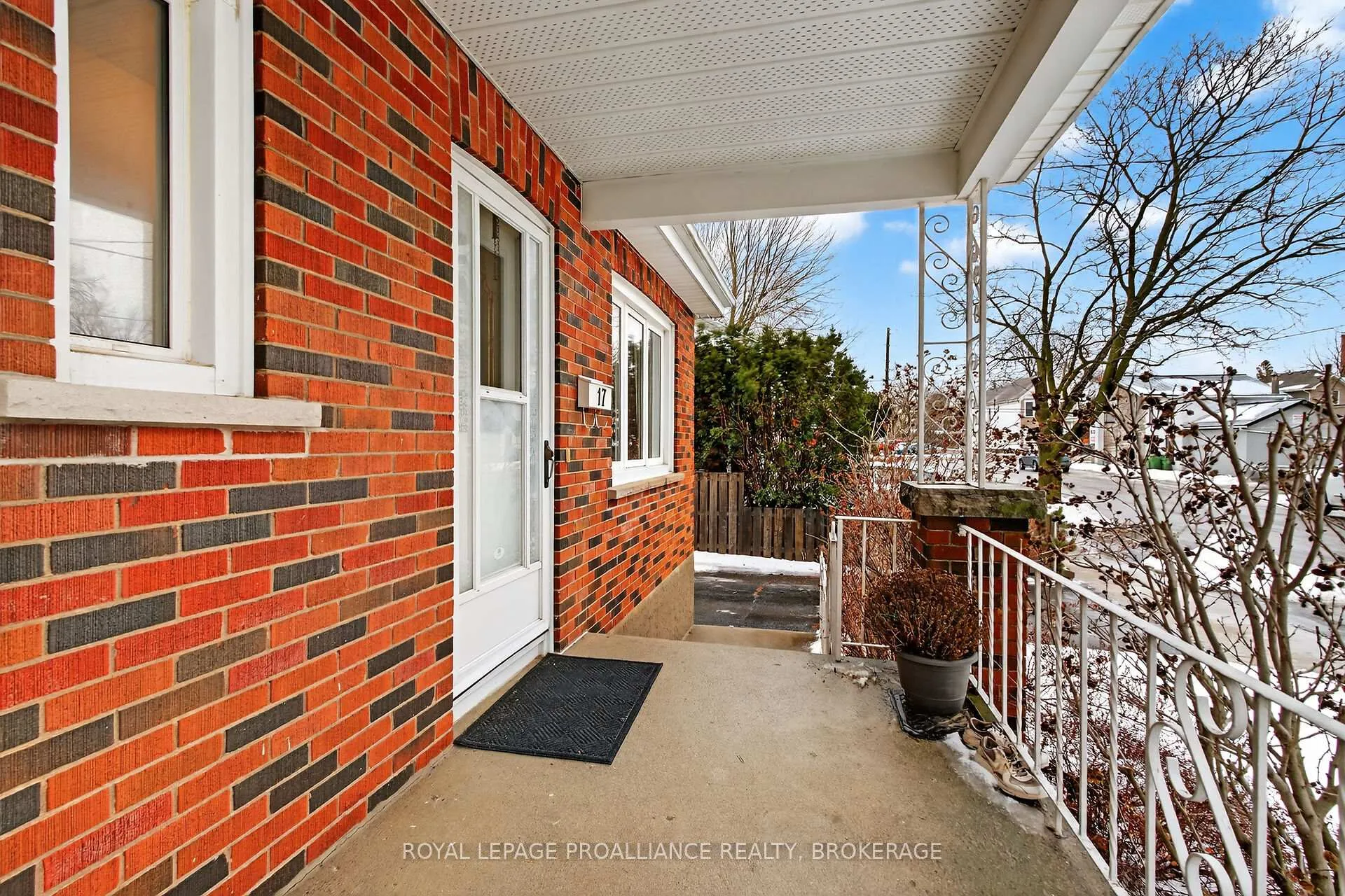 Photo 5 of 17 Stanley Street, Kingston, East of Sir John A. Blvd — HOMEH