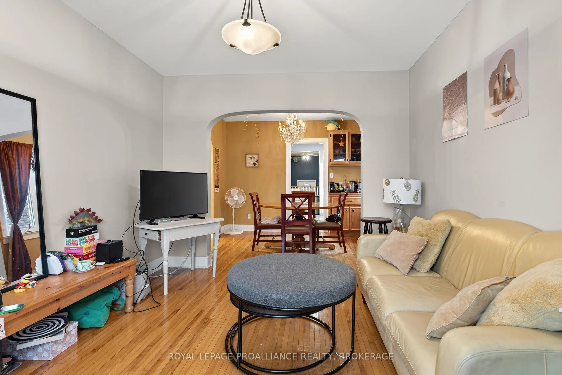 Photo 8 of 17 Stanley Street, Kingston, East of Sir John A. Blvd — HOMEH